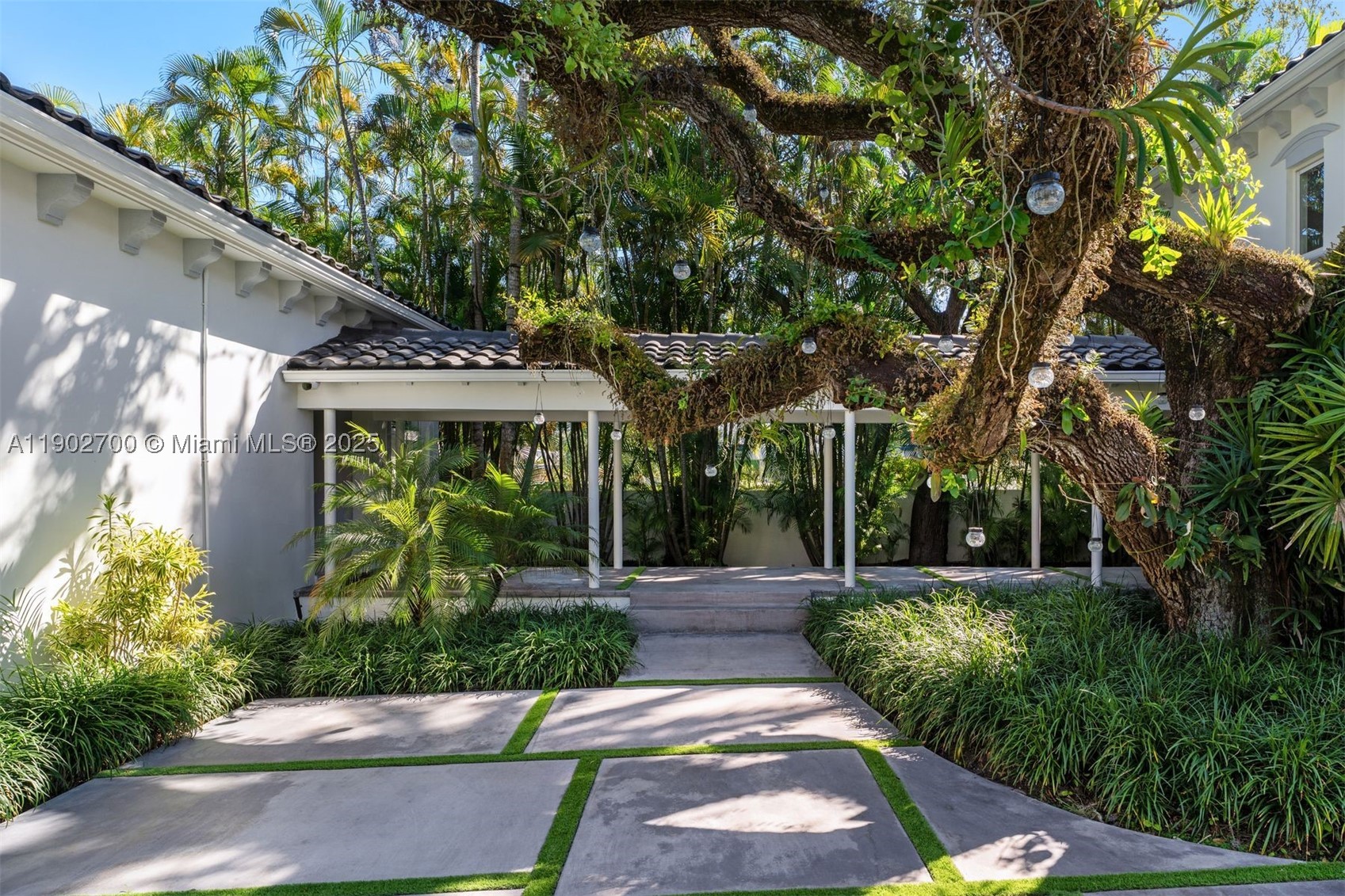 THE PALM ESTATES - Residential