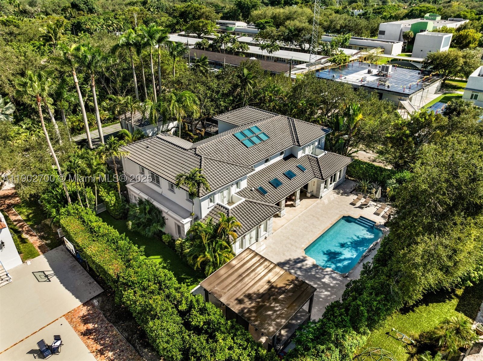 THE PALM ESTATES - Residential