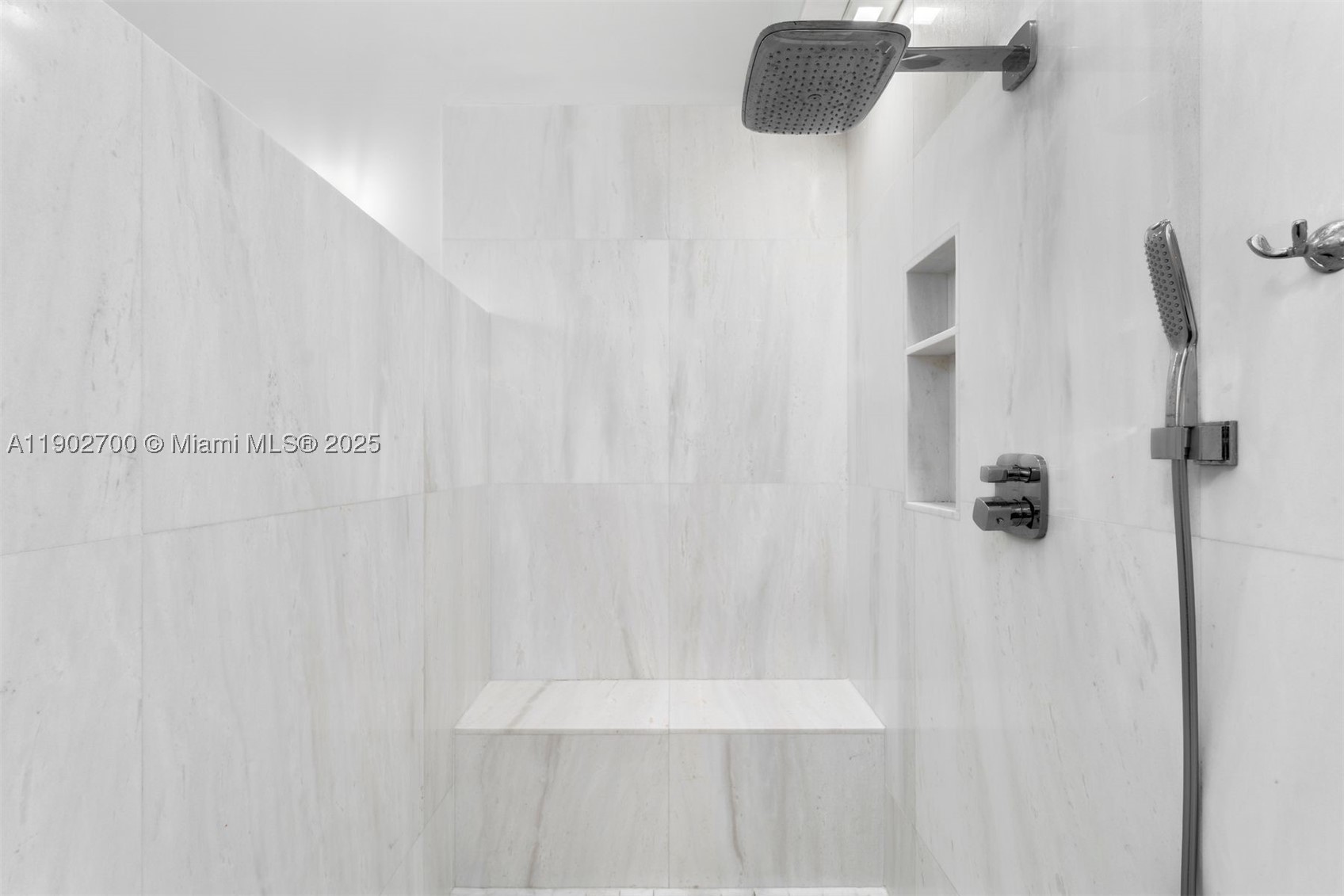 THE PALM ESTATES - Residential