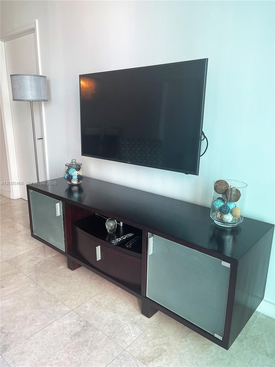 500 BRICKELL EAST CONDO - Residential