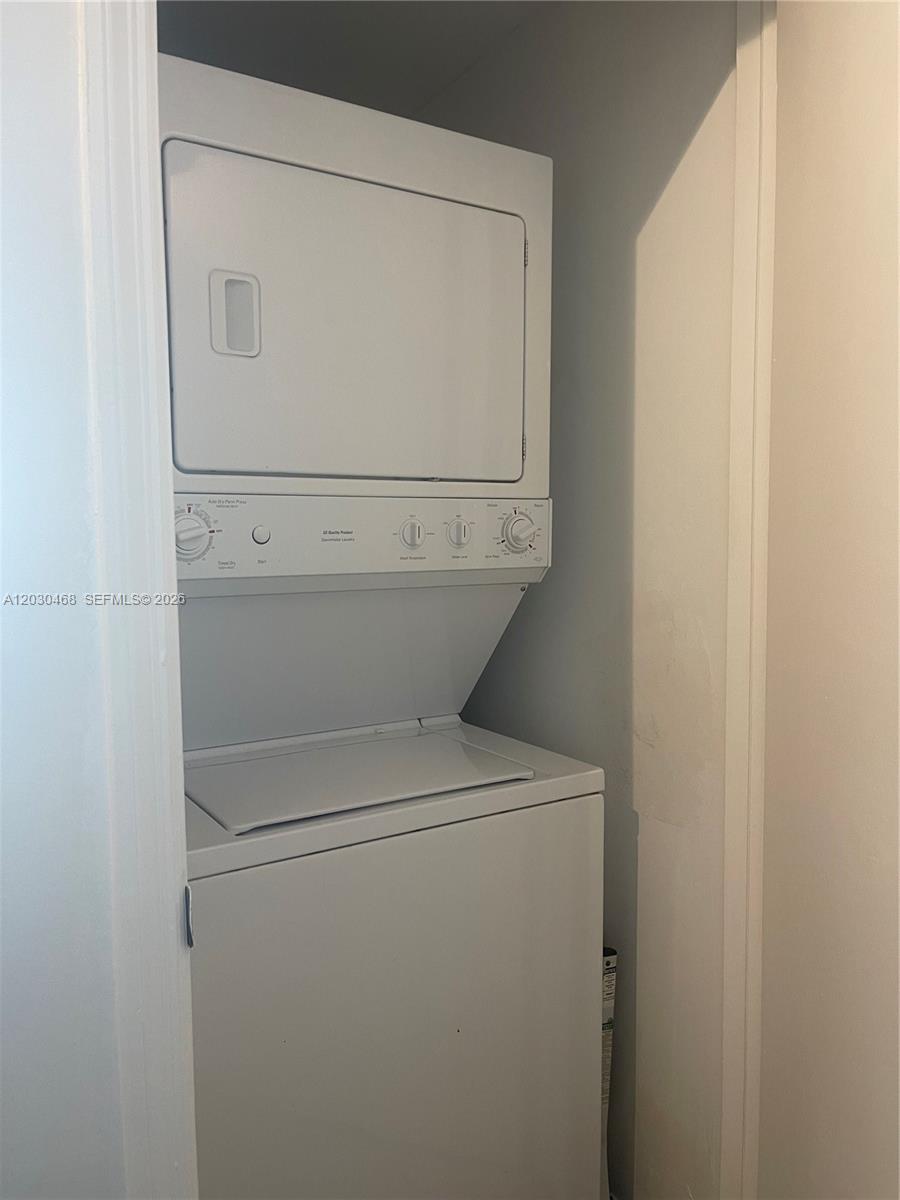 500 BRICKELL EAST CONDO - Residential