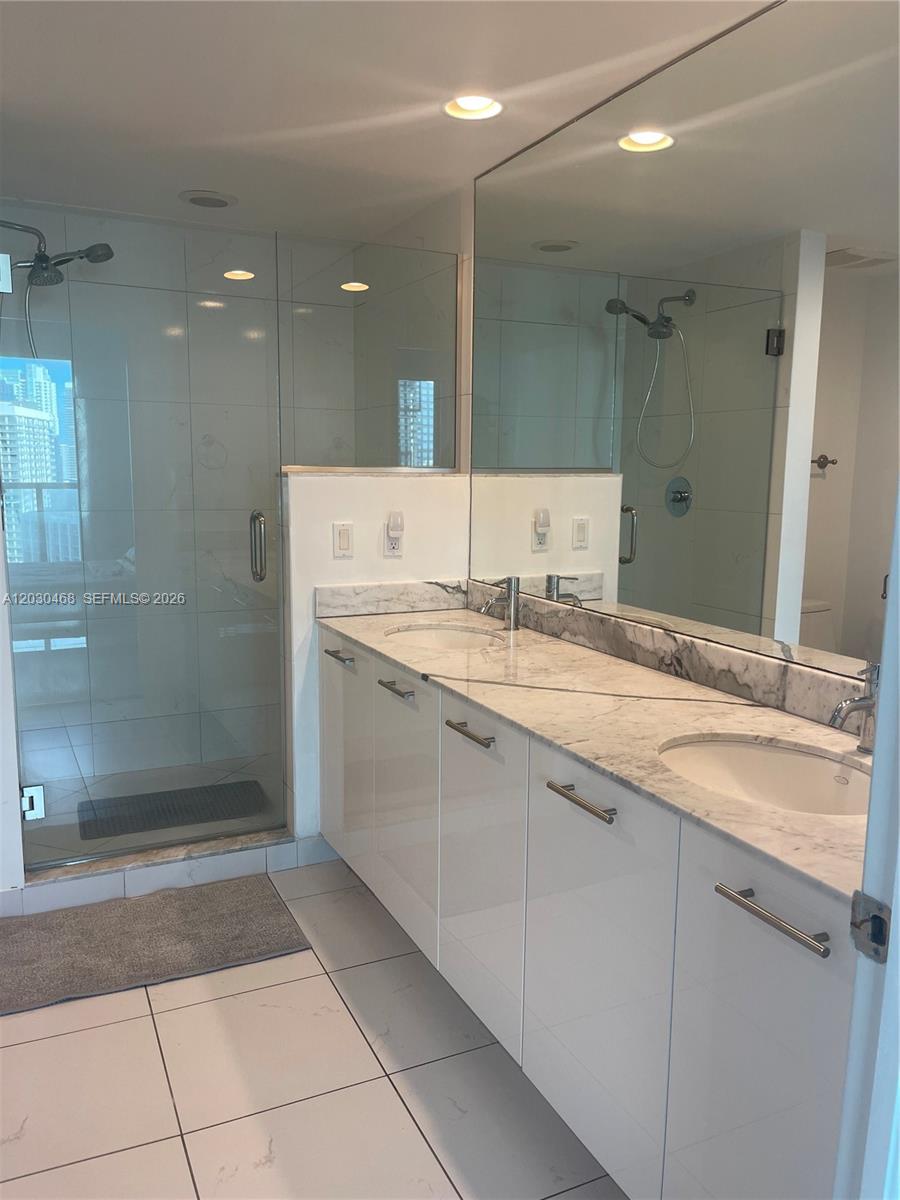 500 BRICKELL EAST CONDO - Residential