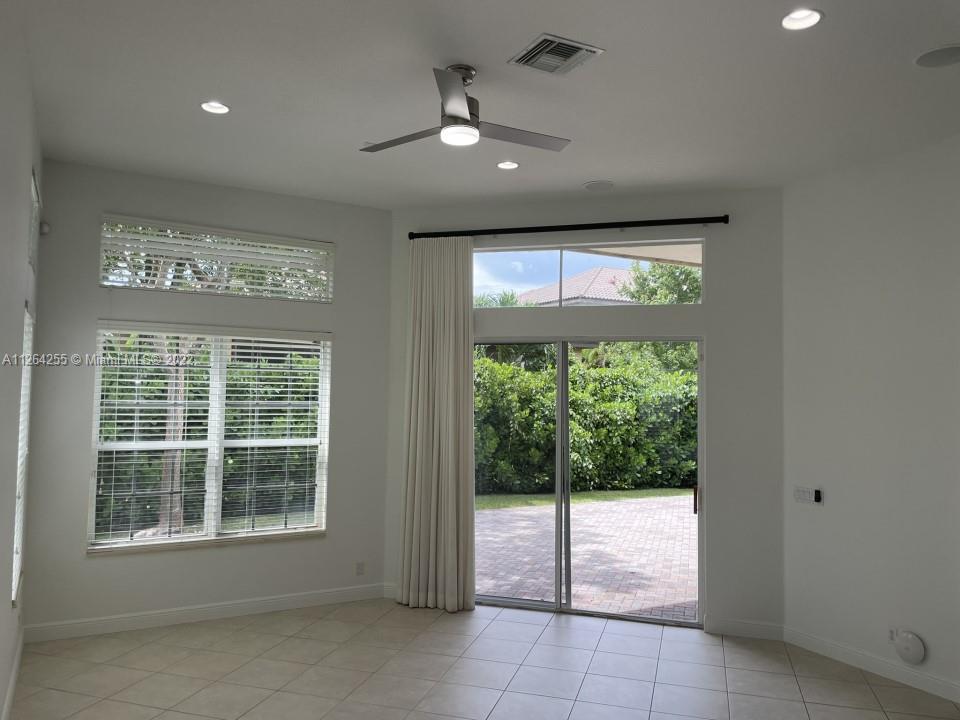 HERON BAY EAST - Residential Lease