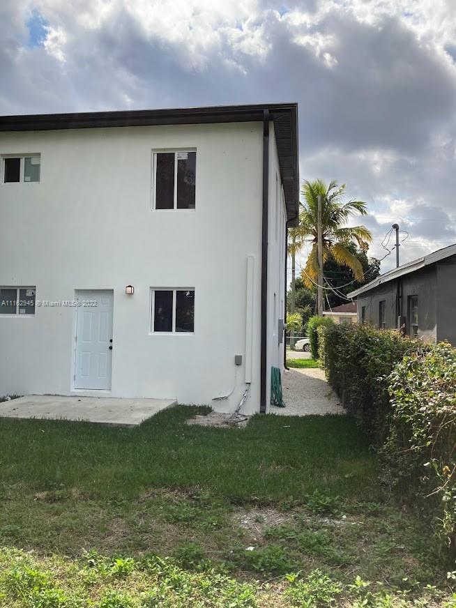 E LIBERTY CITY SEC A - Residential Lease