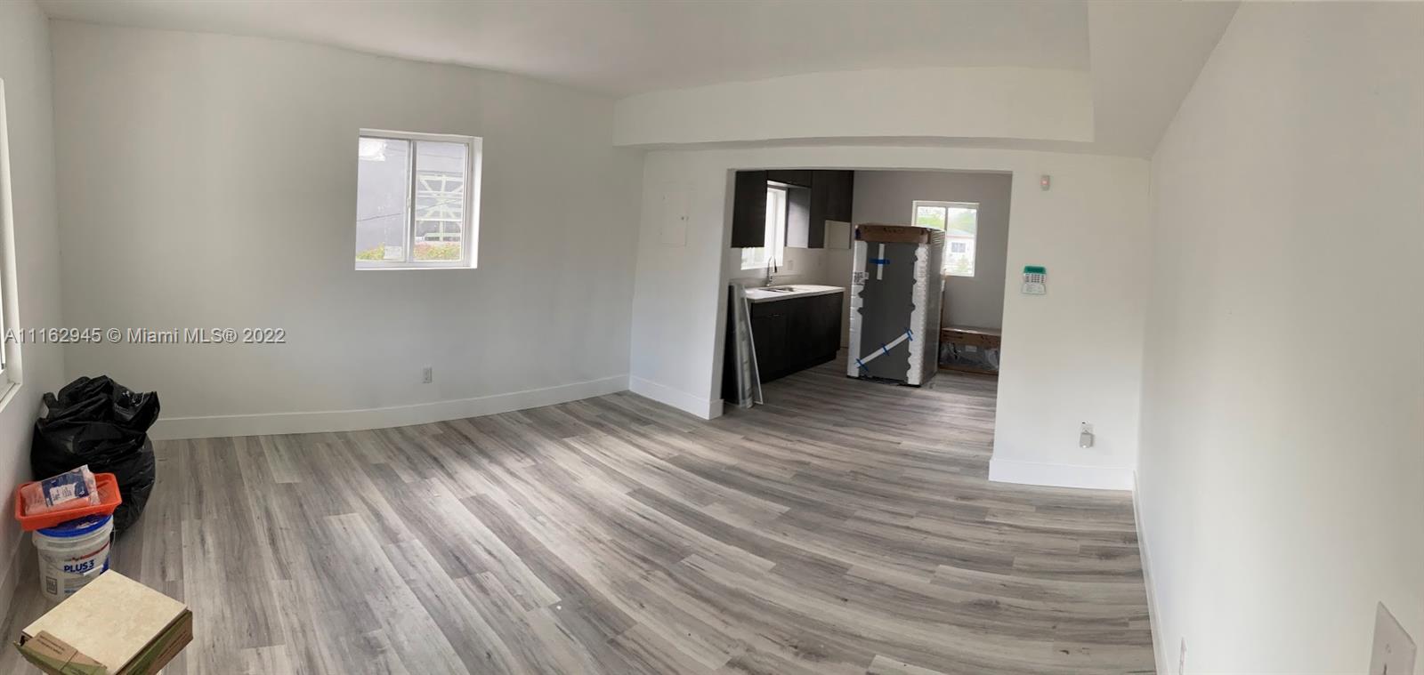 E LIBERTY CITY SEC A - Residential Lease