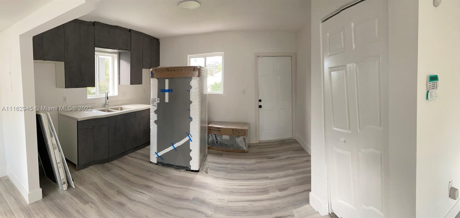 E LIBERTY CITY SEC A - Residential Lease