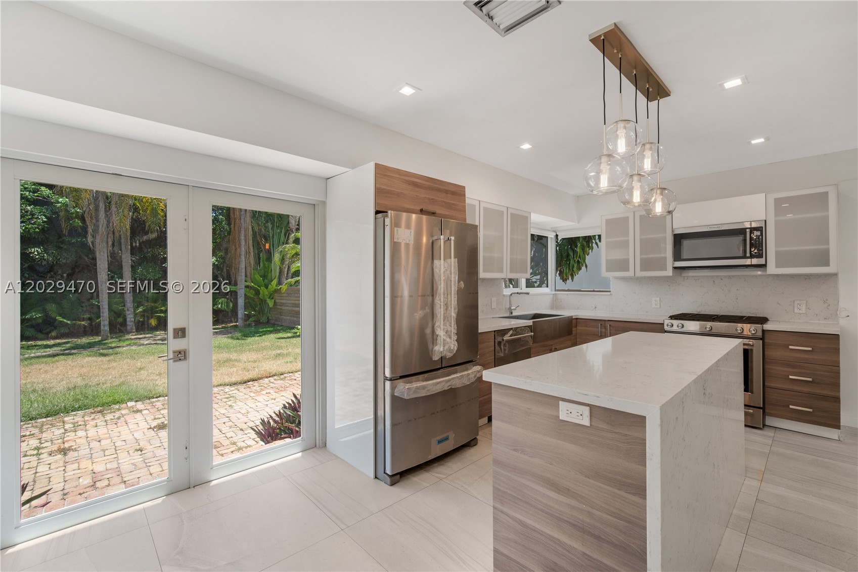 LAKE VIEW SUB - Residential Lease