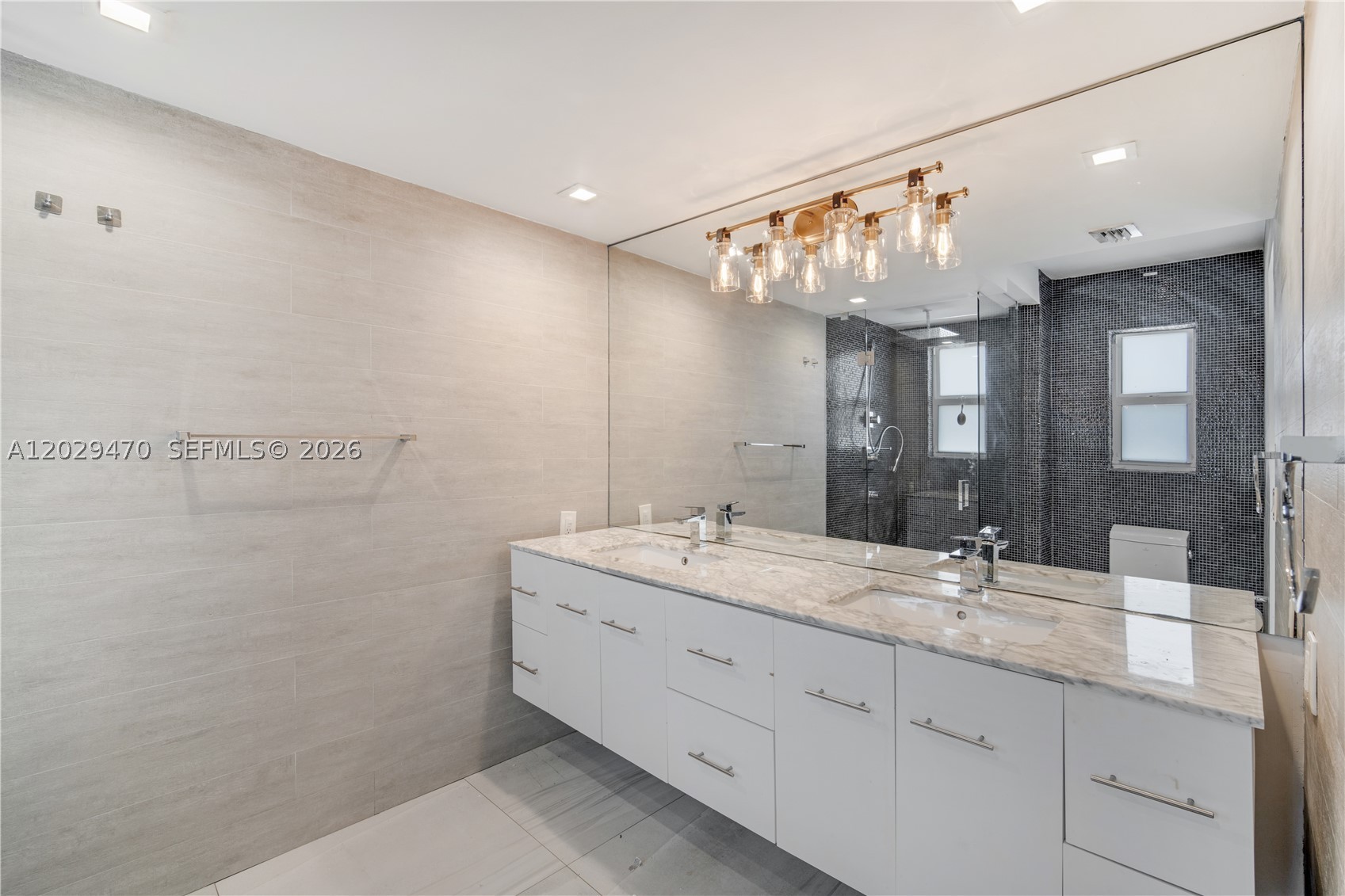 LAKE VIEW SUB - Residential Lease