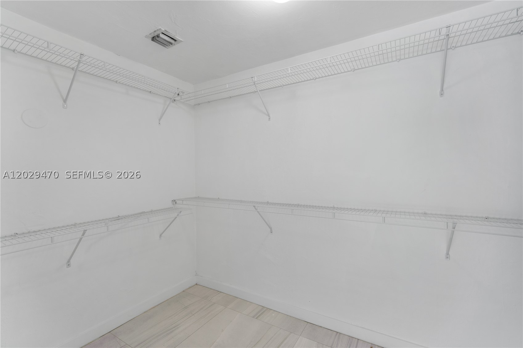 LAKE VIEW SUB - Residential Lease