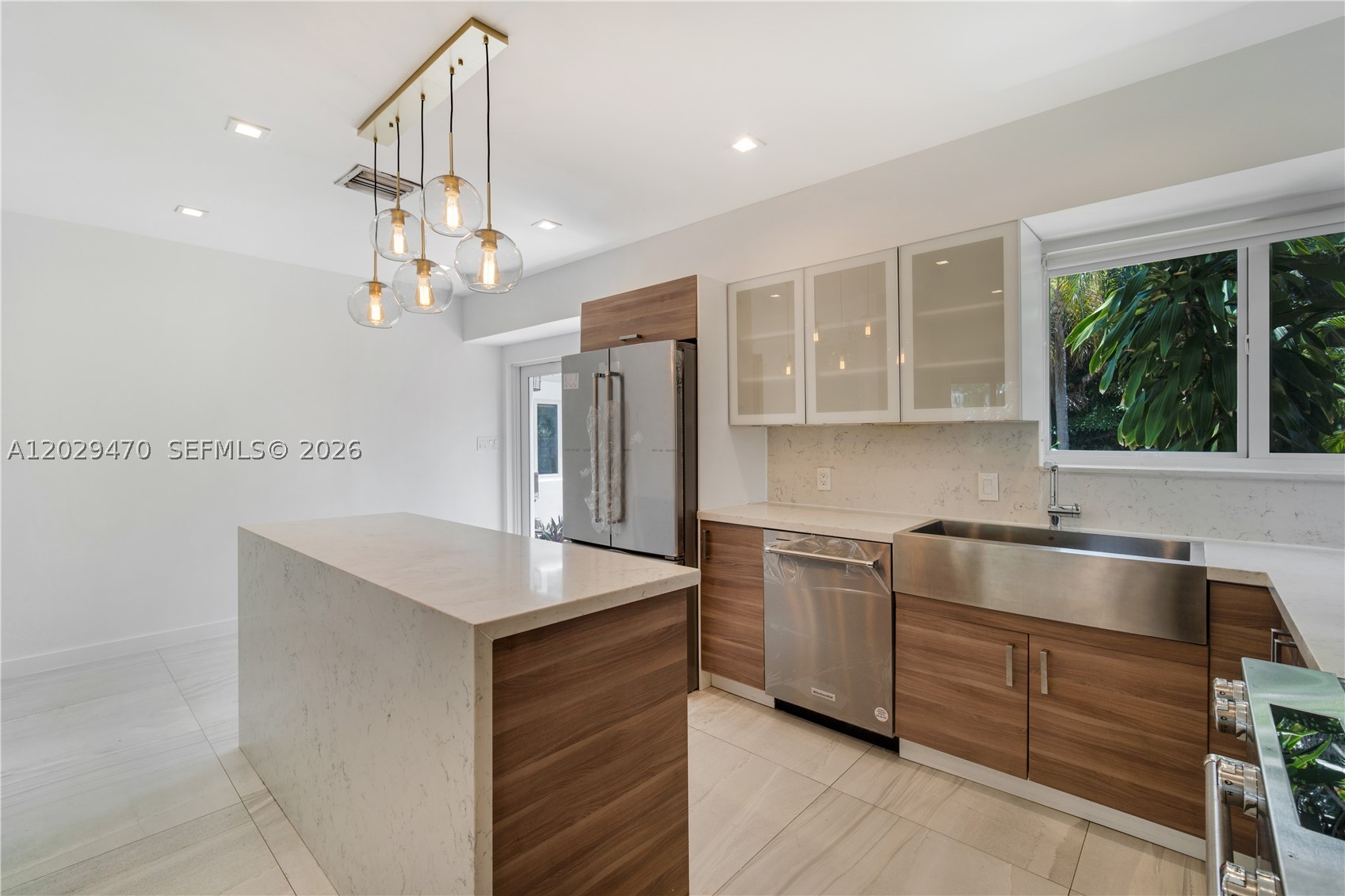 LAKE VIEW SUB - Residential Lease