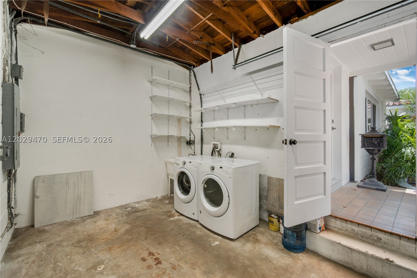 LAKE VIEW SUB - Residential Lease