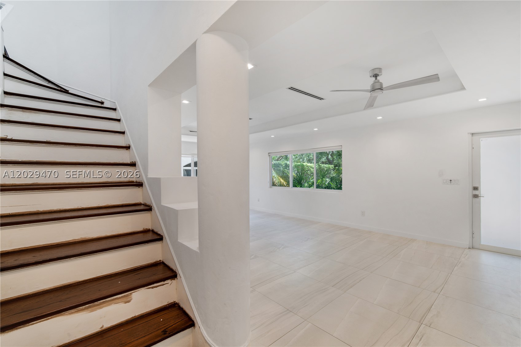 LAKE VIEW SUB - Residential Lease