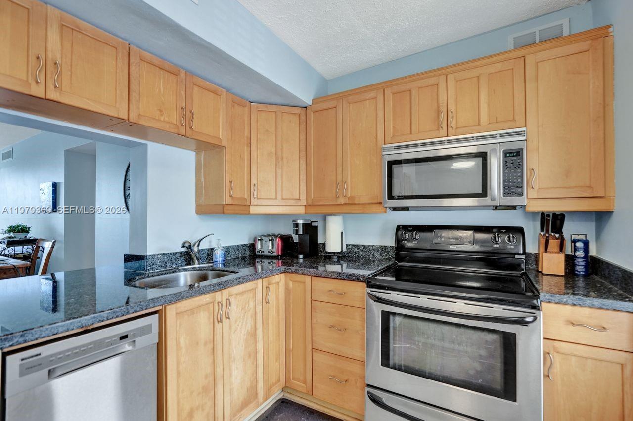 NO 14 PALM-AIRE COUNTRY C - Residential