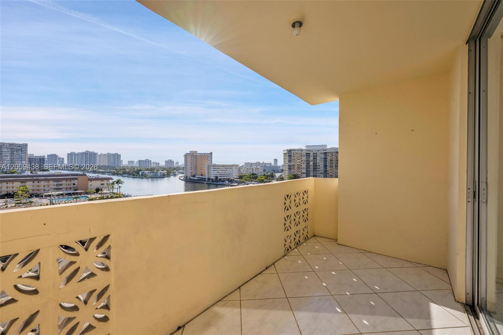 PLAZA TOWERS NORTH CONDO - Residential