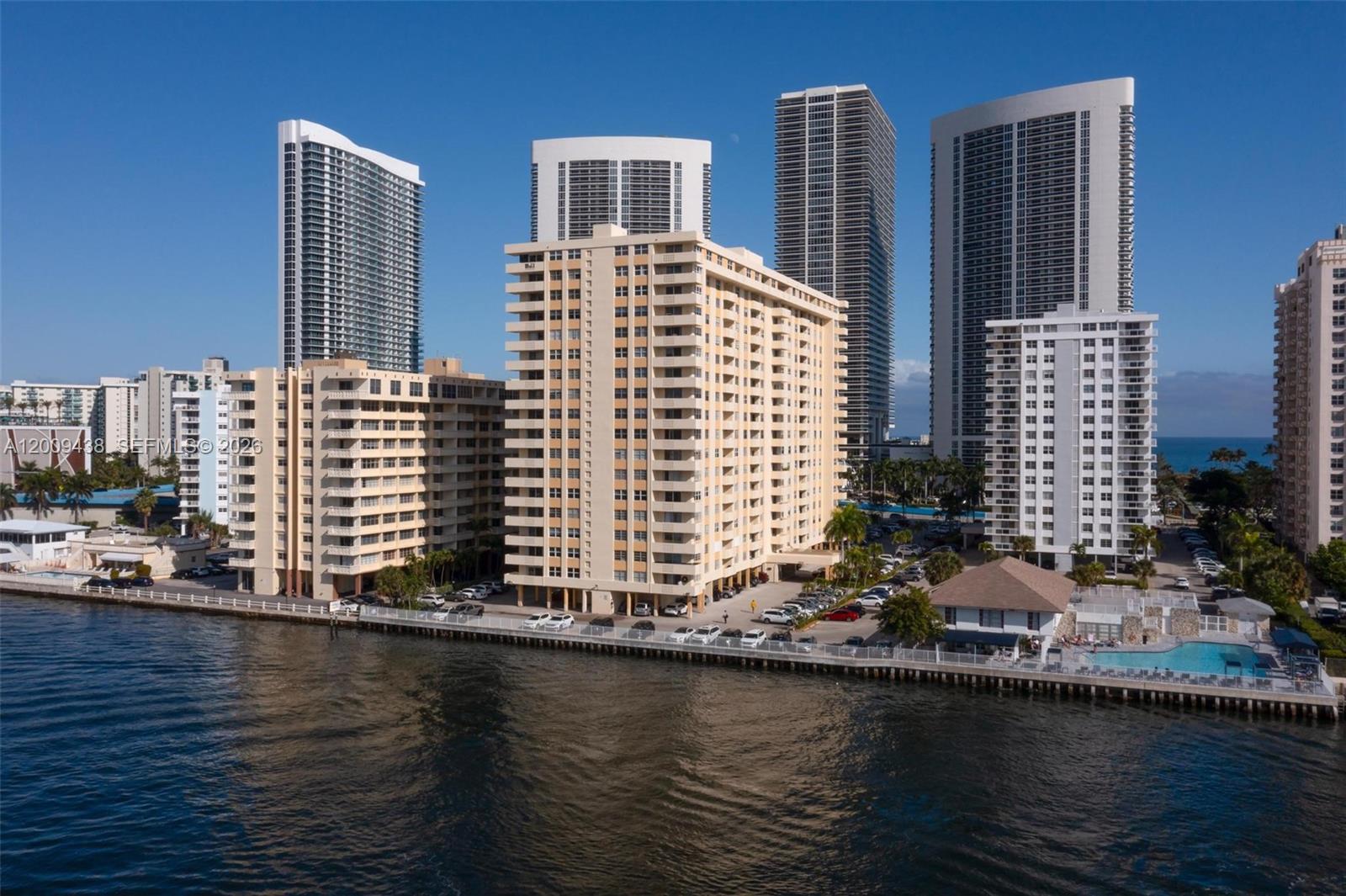 PLAZA TOWERS NORTH CONDO - Residential