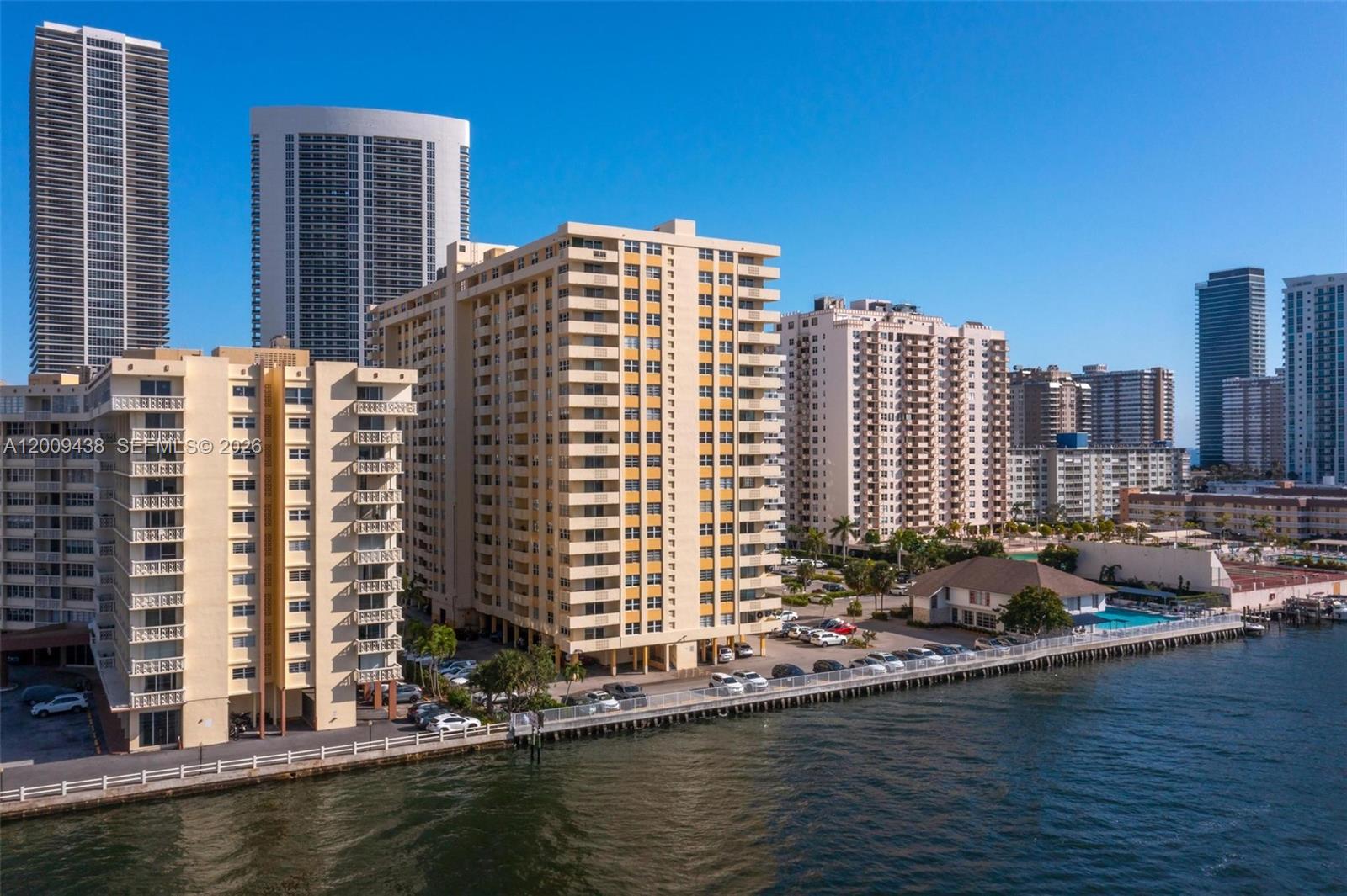 PLAZA TOWERS NORTH CONDO - Residential