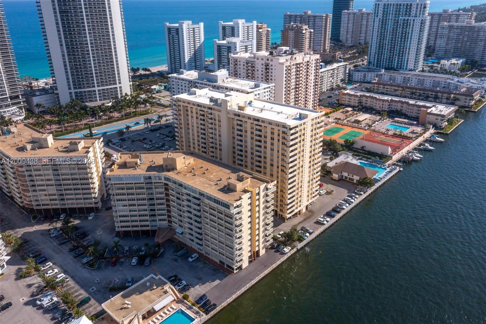 PLAZA TOWERS NORTH CONDO - Residential