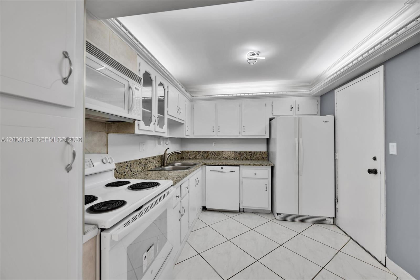 PLAZA TOWERS NORTH CONDO - Residential