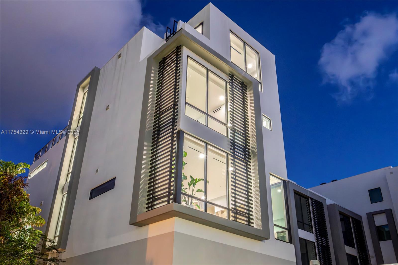 EASTERN SHORES - Residential