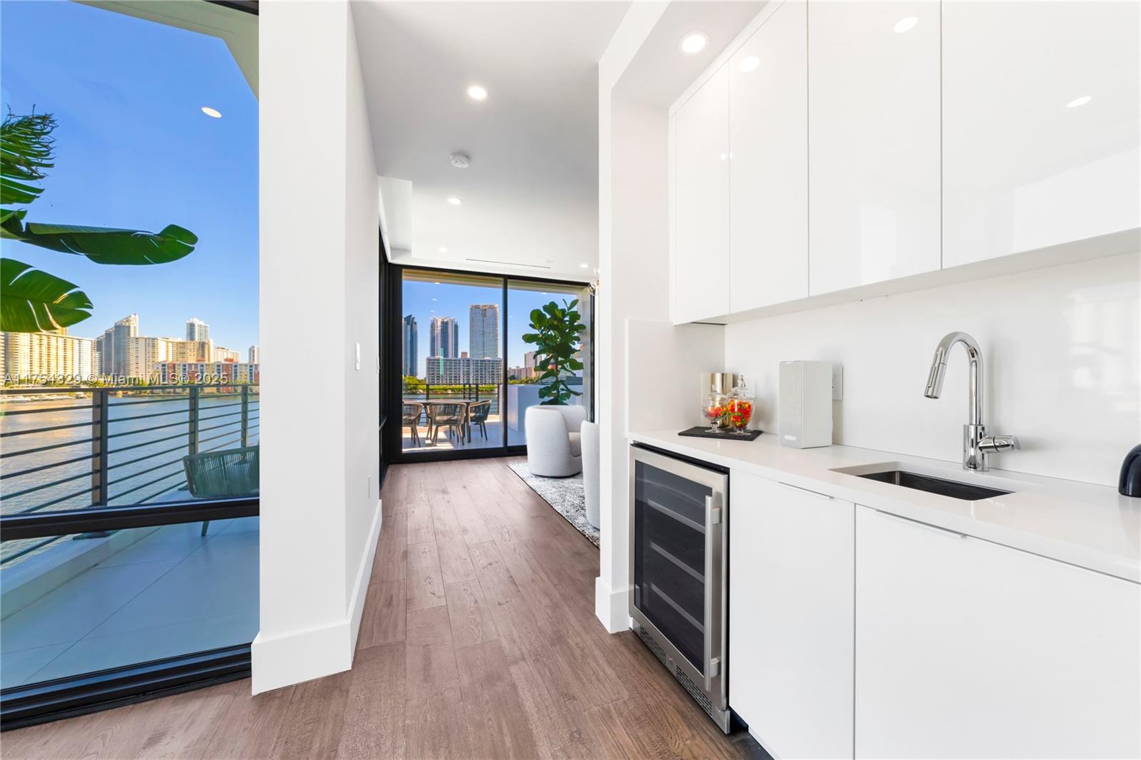 EASTERN SHORES - Residential