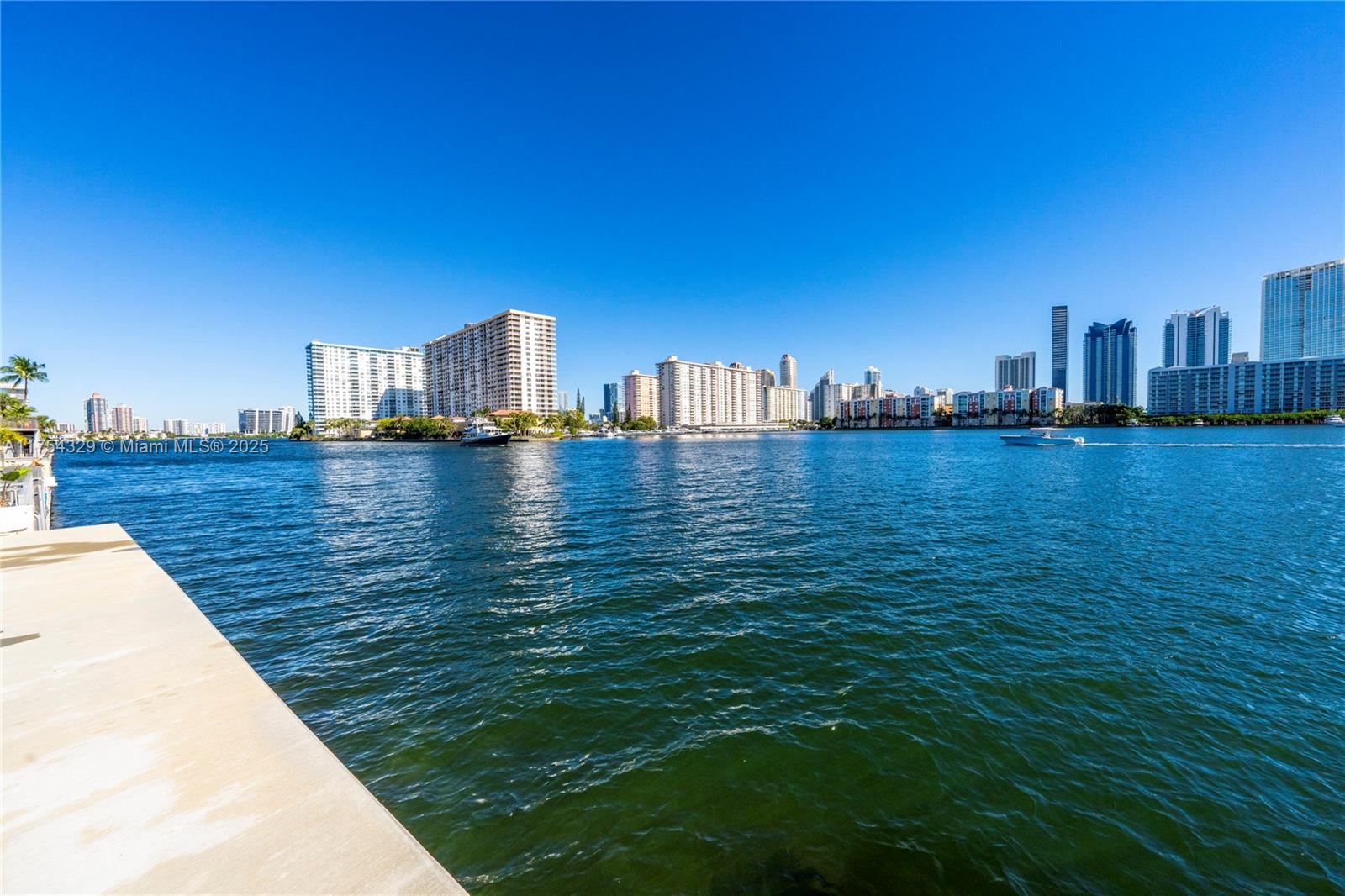 EASTERN SHORES - Residential