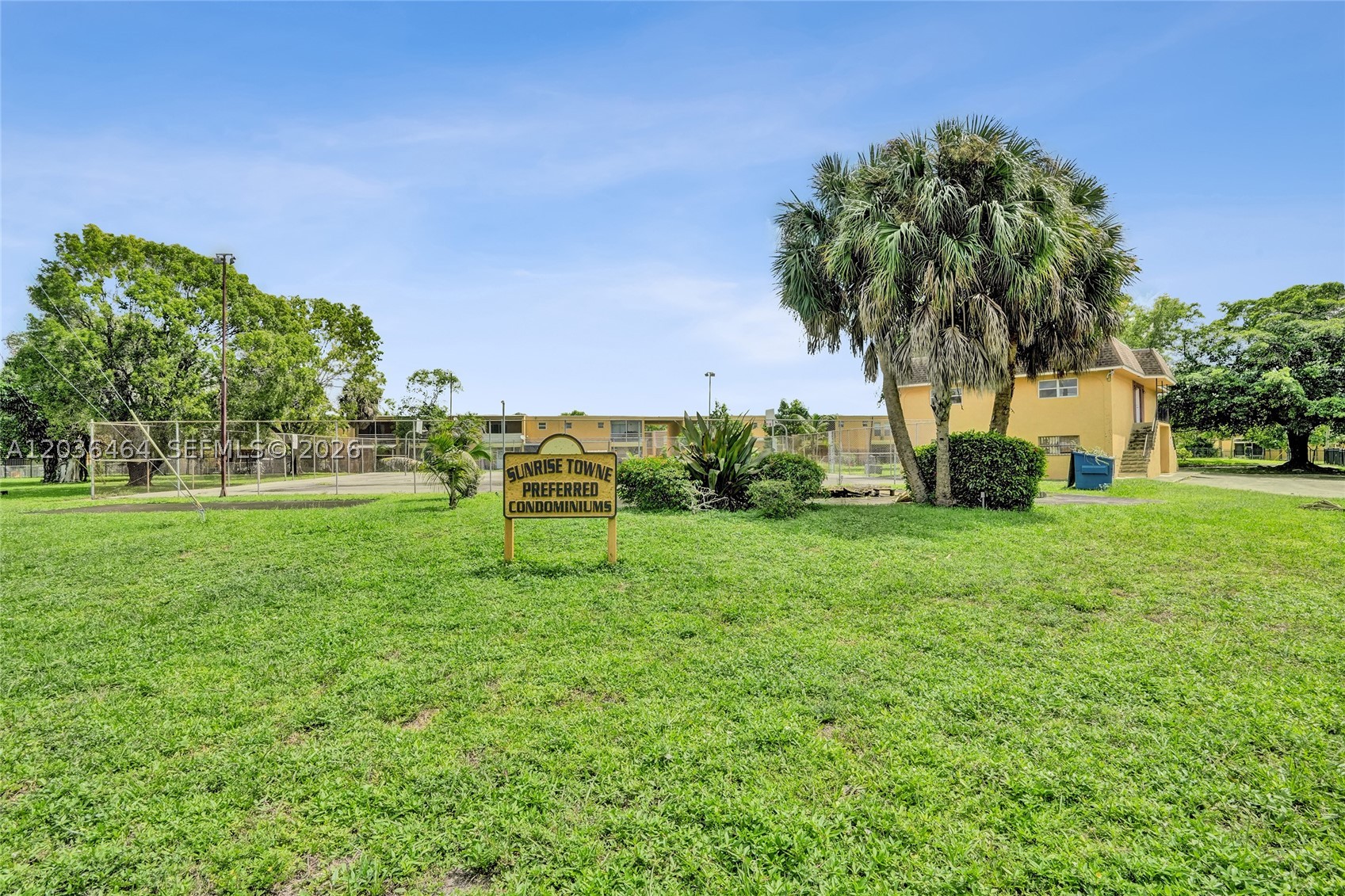 SUNRISE TOWNE 1 - Land