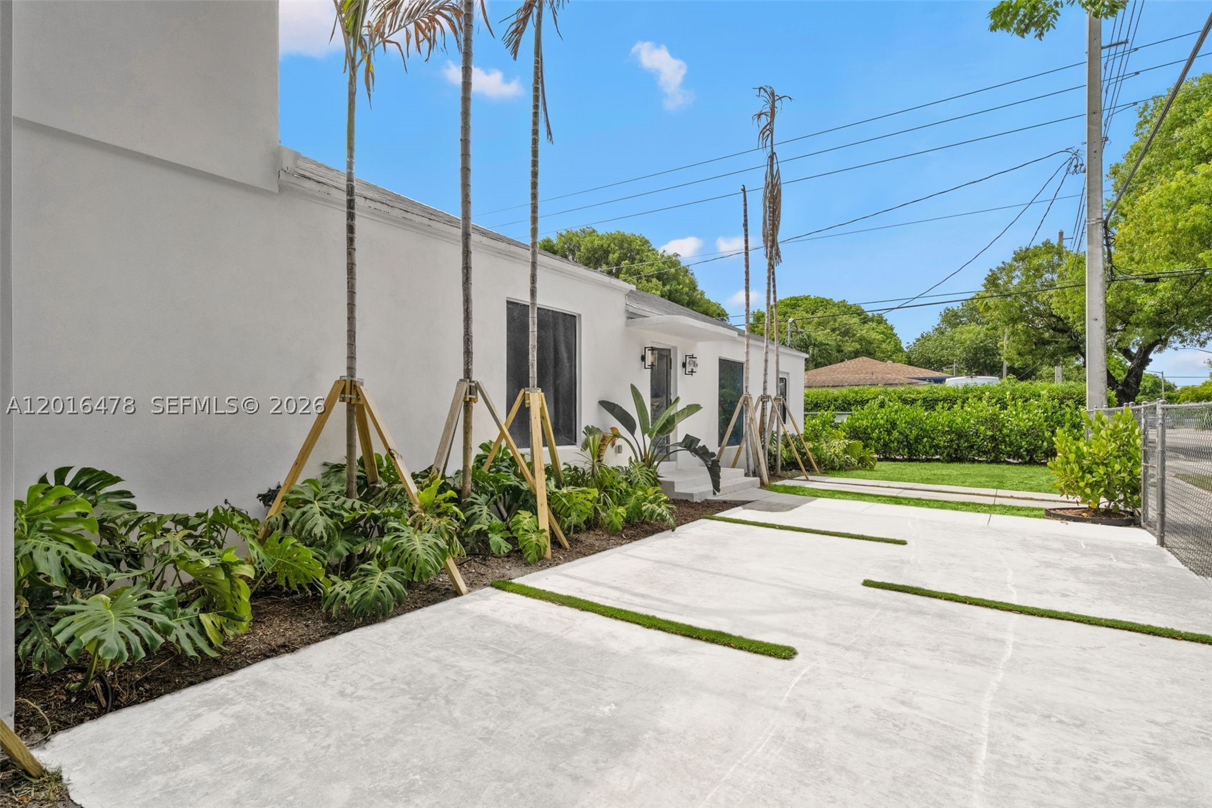 CRESTWOOD - Residential