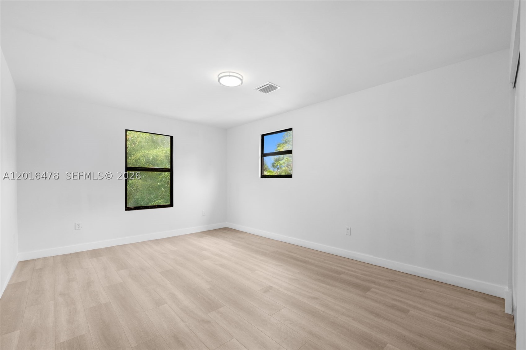 CRESTWOOD - Residential