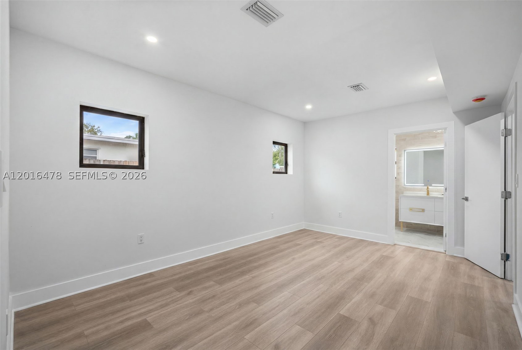 CRESTWOOD - Residential