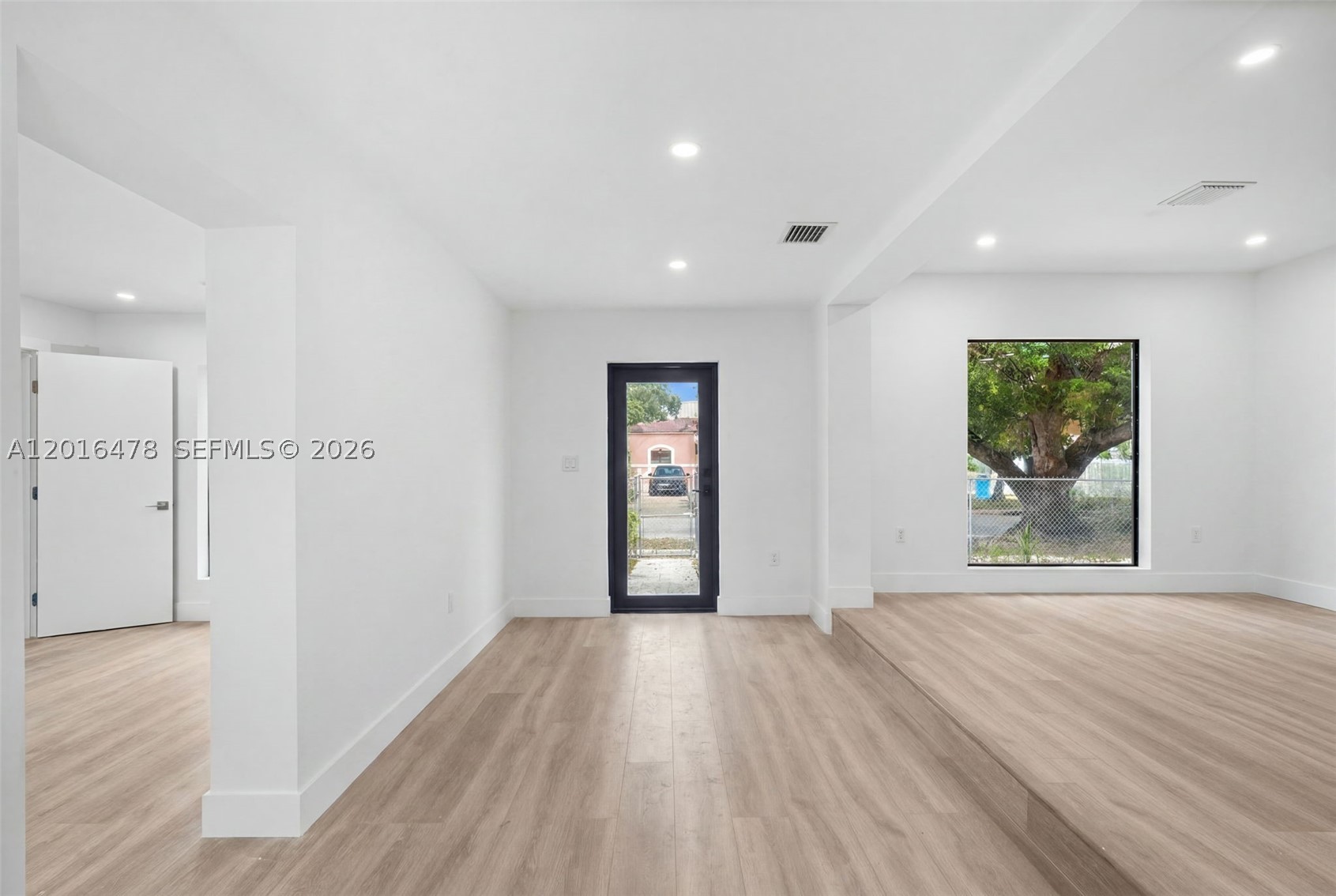 CRESTWOOD - Residential