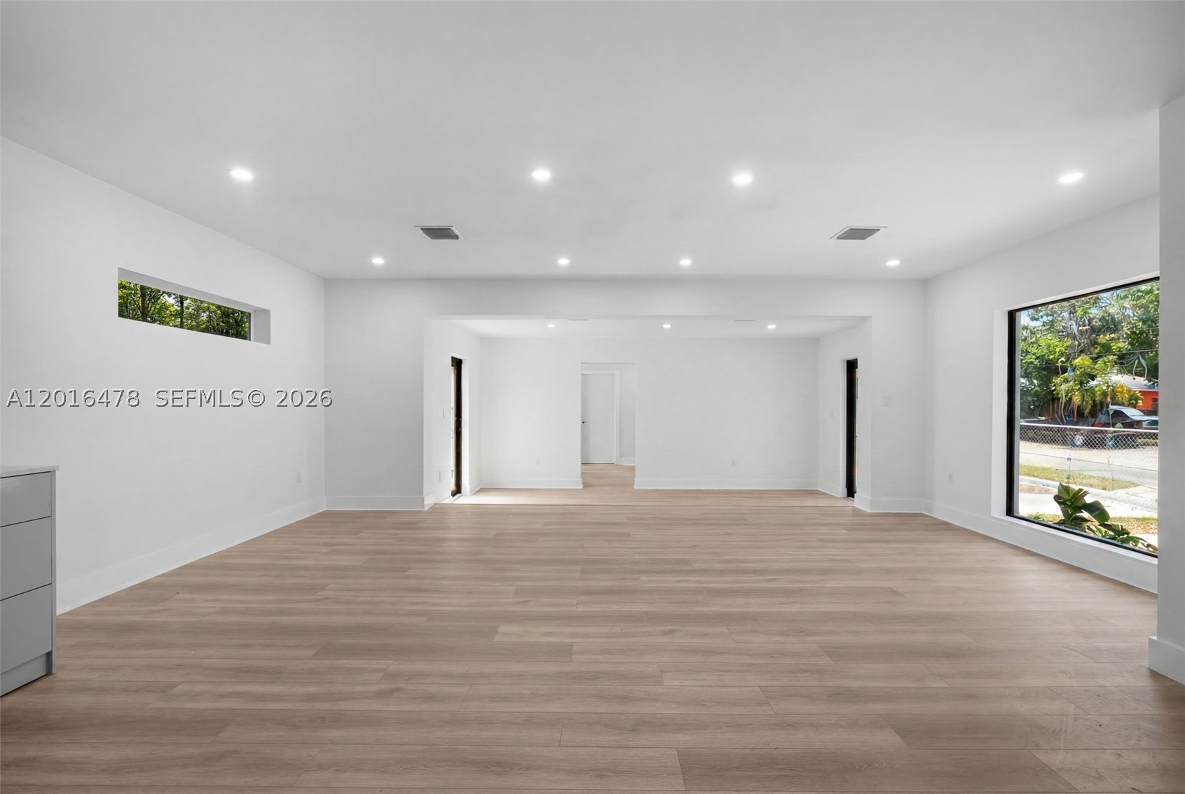 CRESTWOOD - Residential