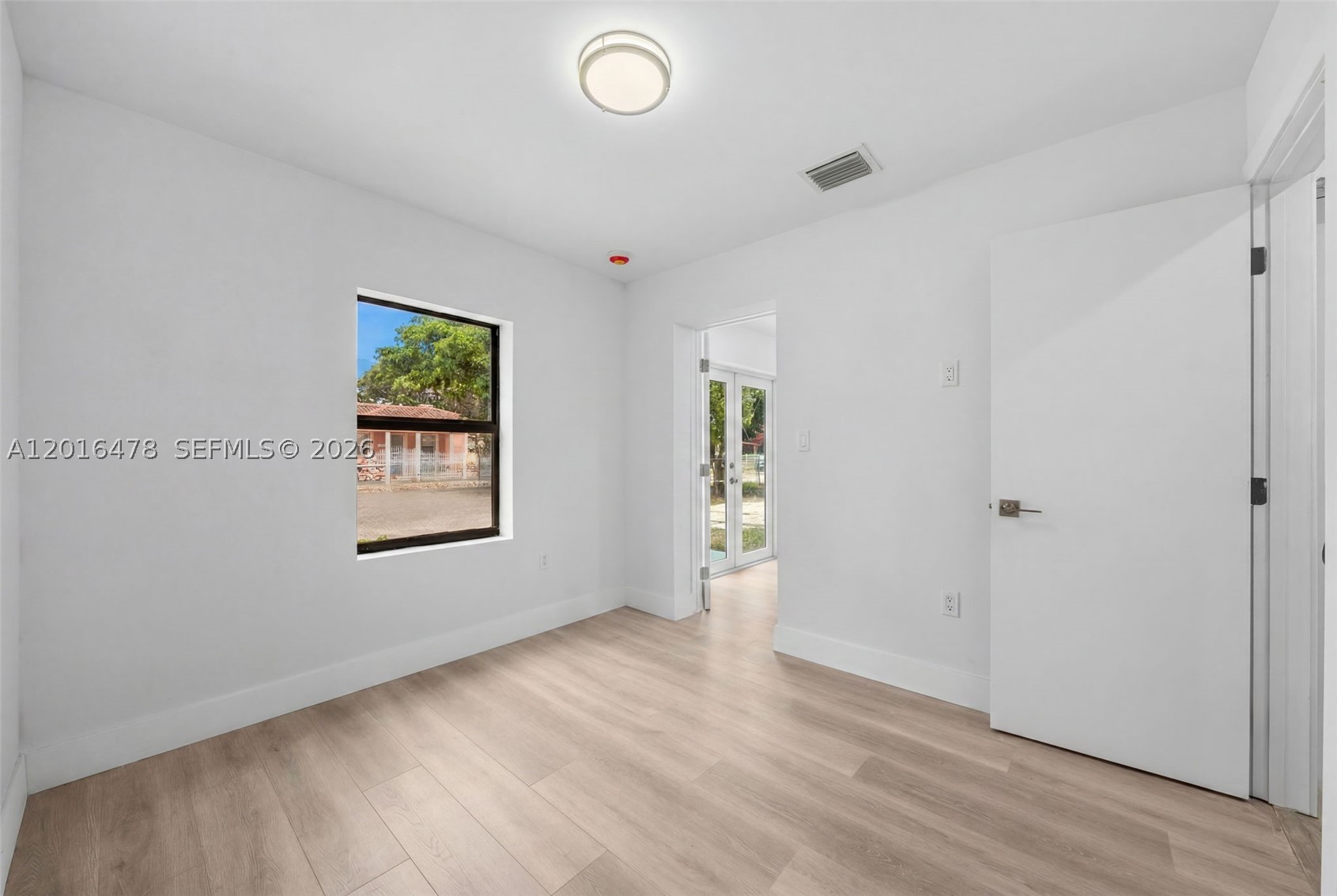 CRESTWOOD - Residential