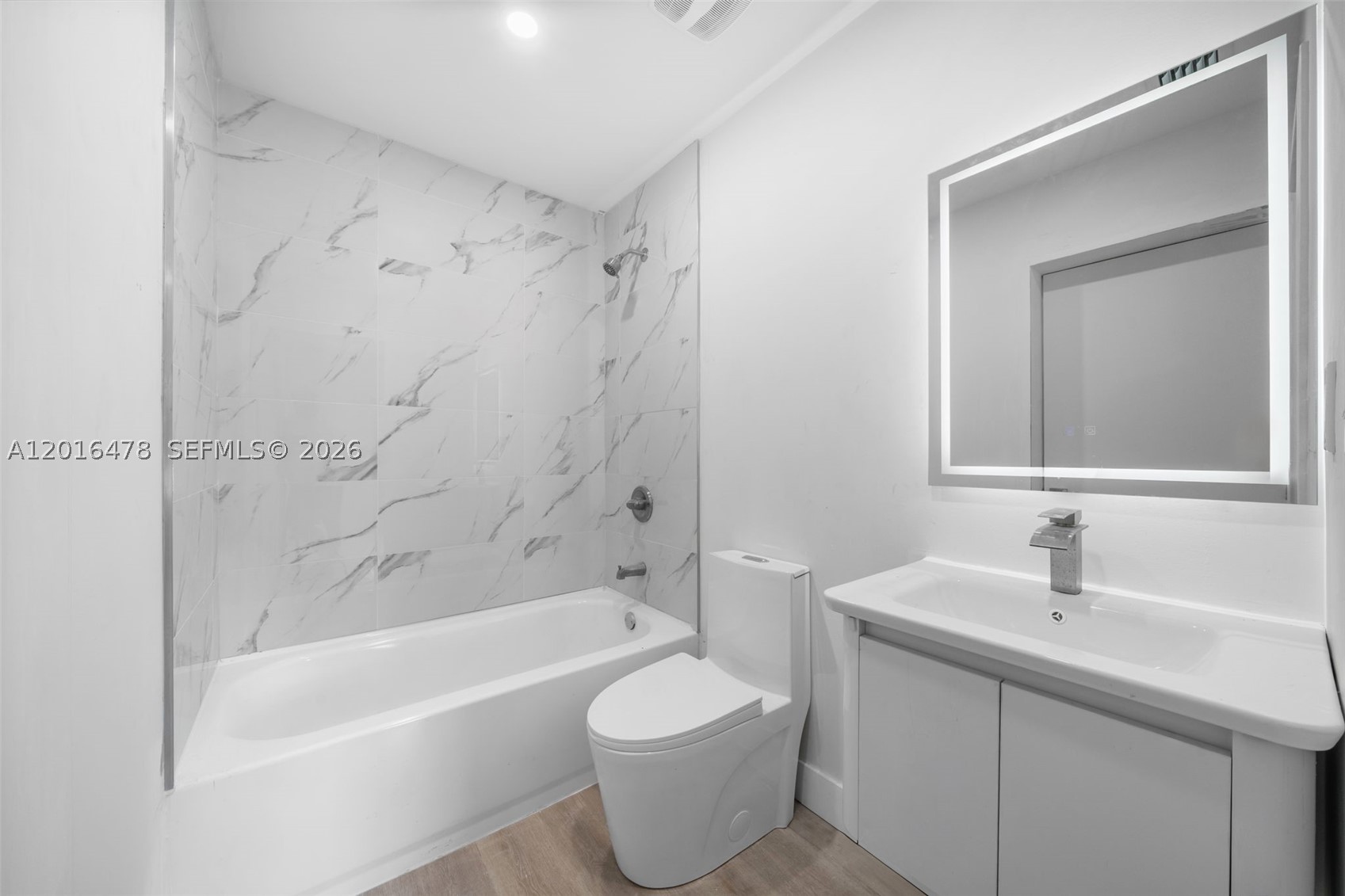 CRESTWOOD - Residential