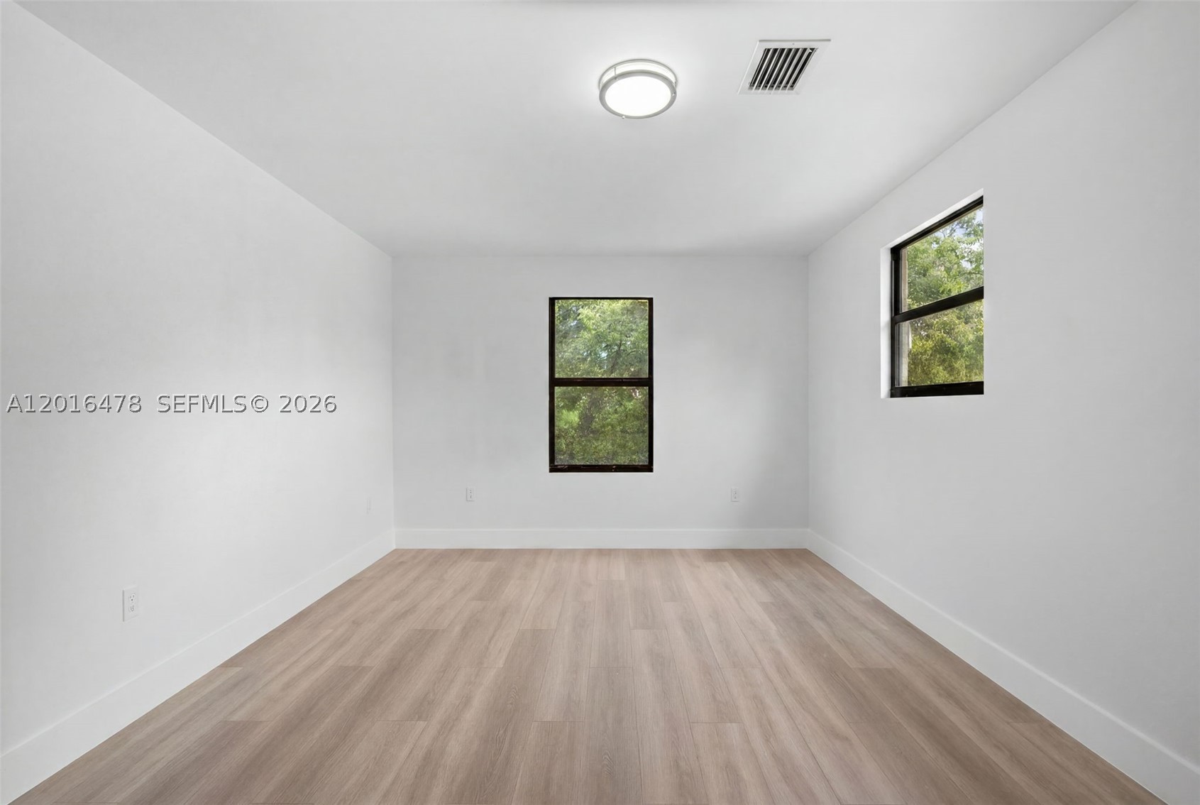 CRESTWOOD - Residential