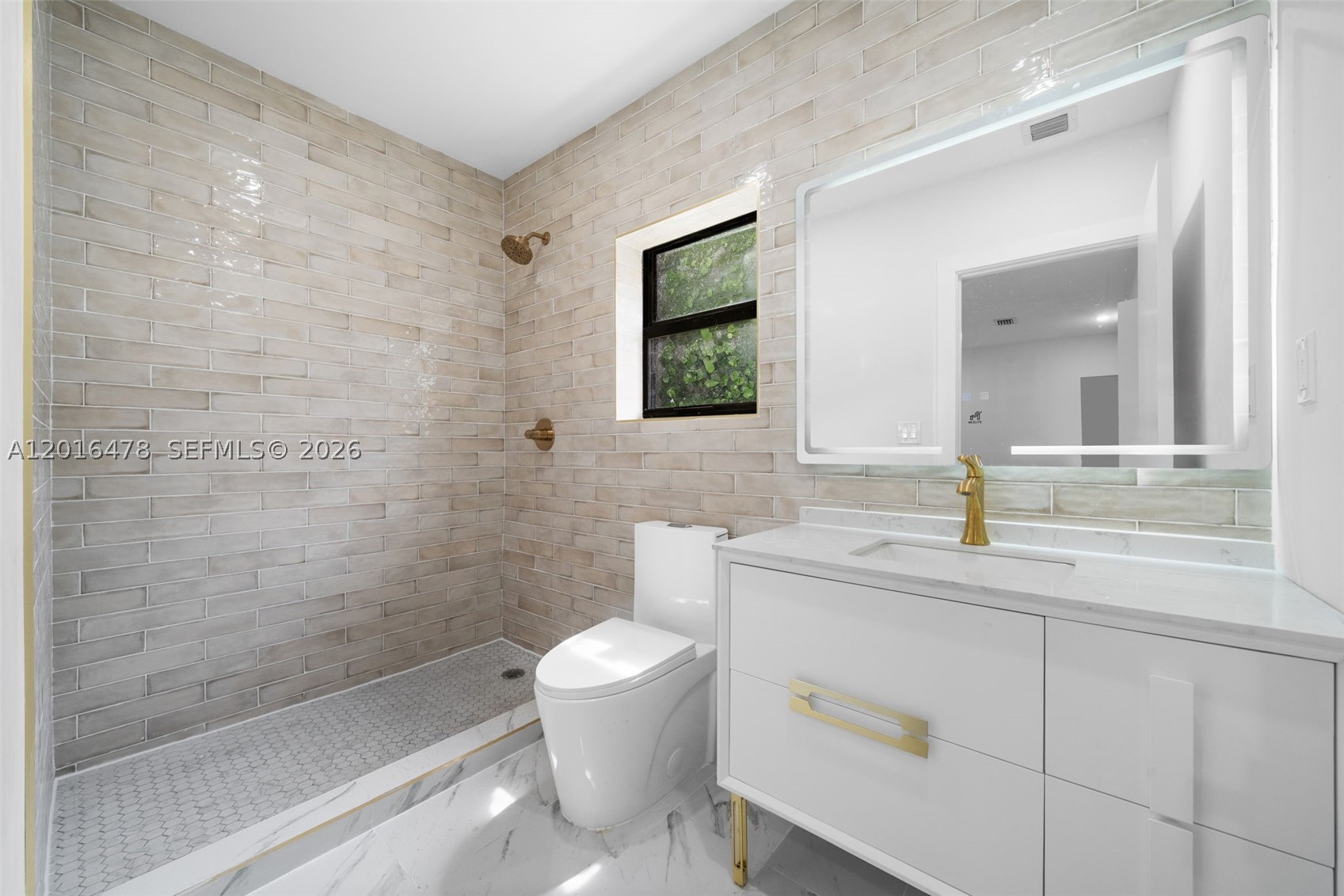CRESTWOOD - Residential