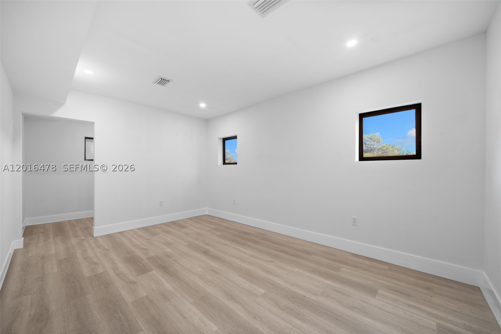 CRESTWOOD - Residential
