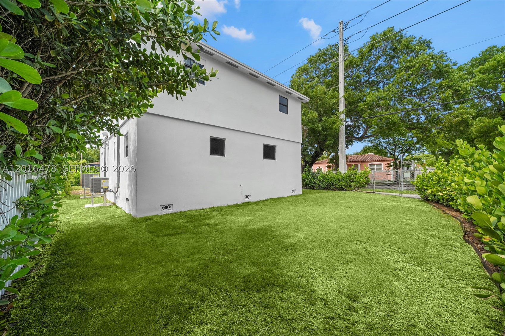 CRESTWOOD - Residential