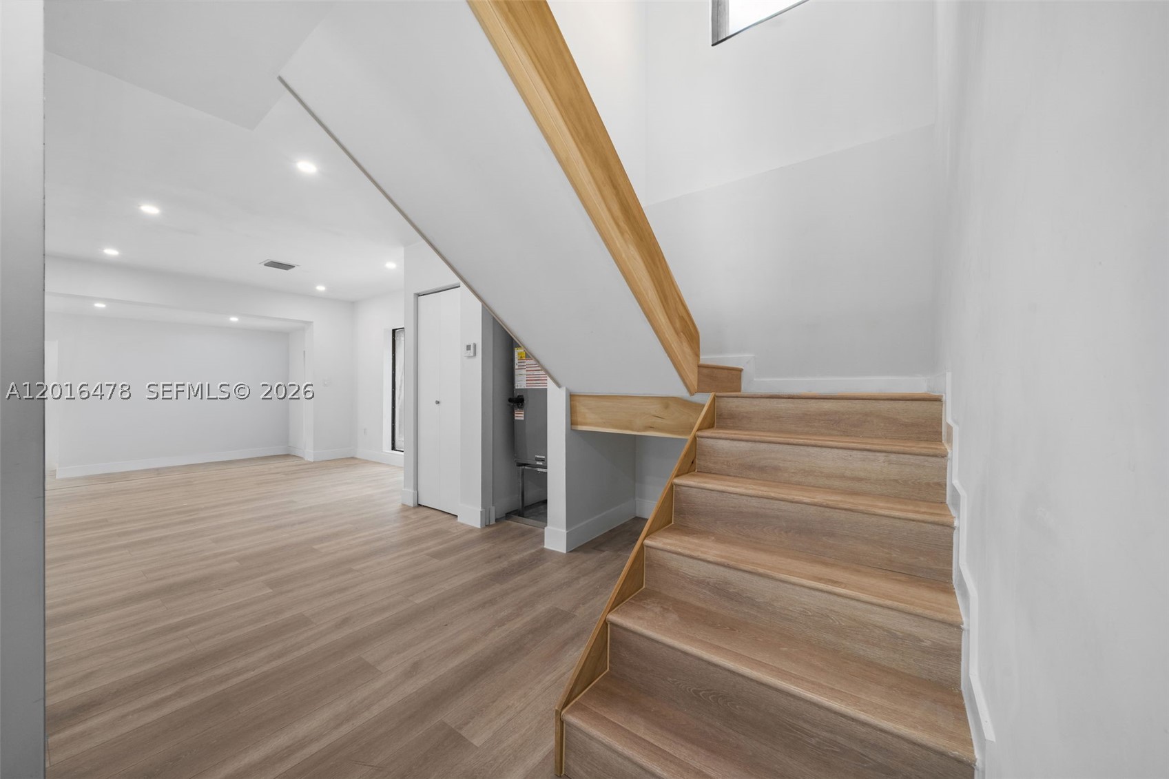 CRESTWOOD - Residential