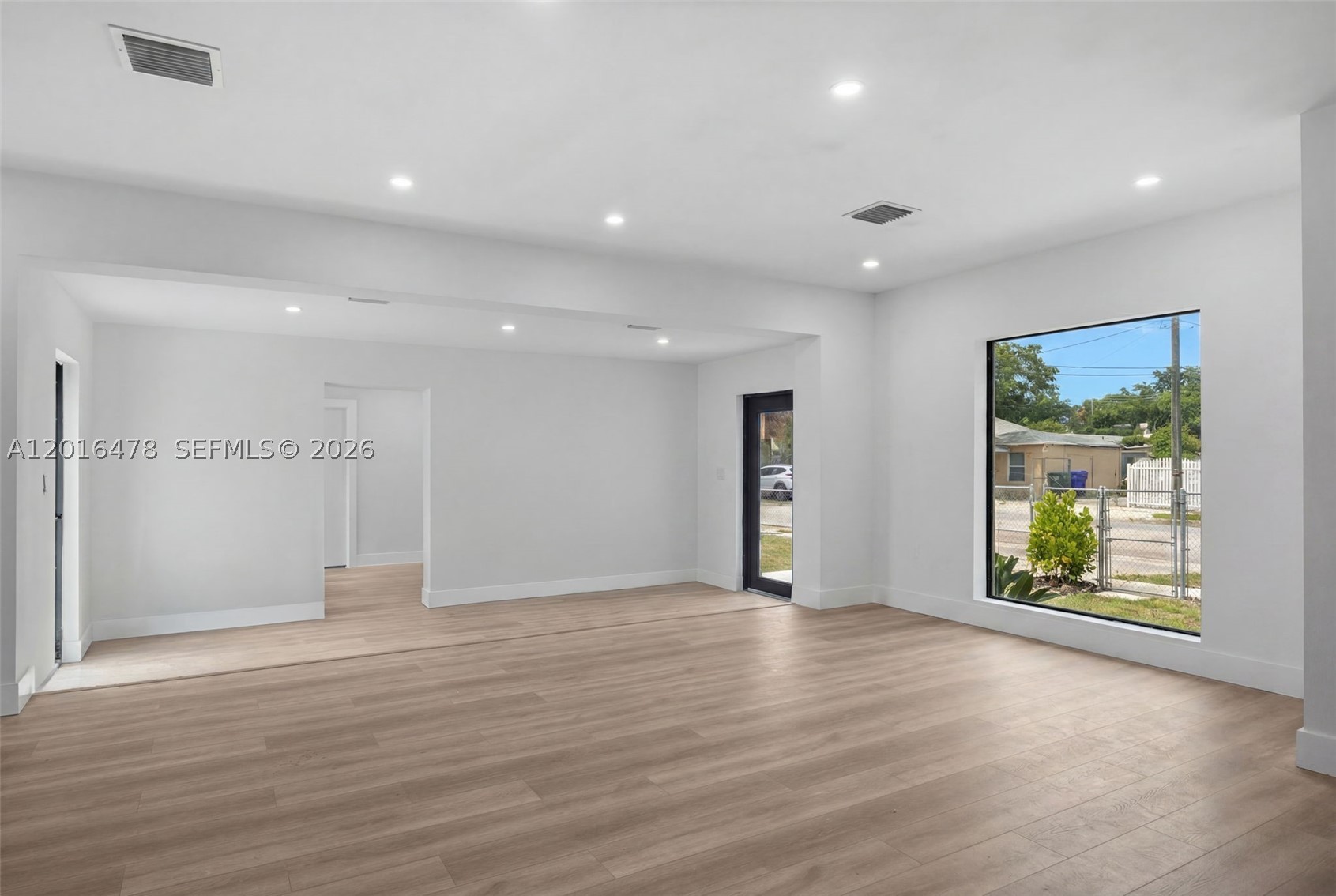 CRESTWOOD - Residential