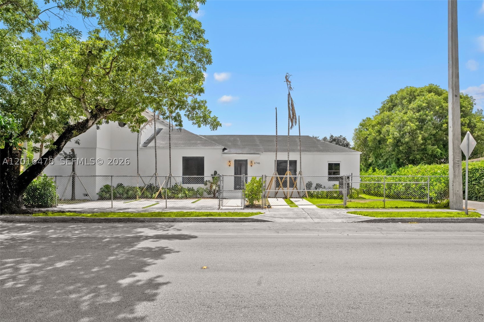 CRESTWOOD - Residential