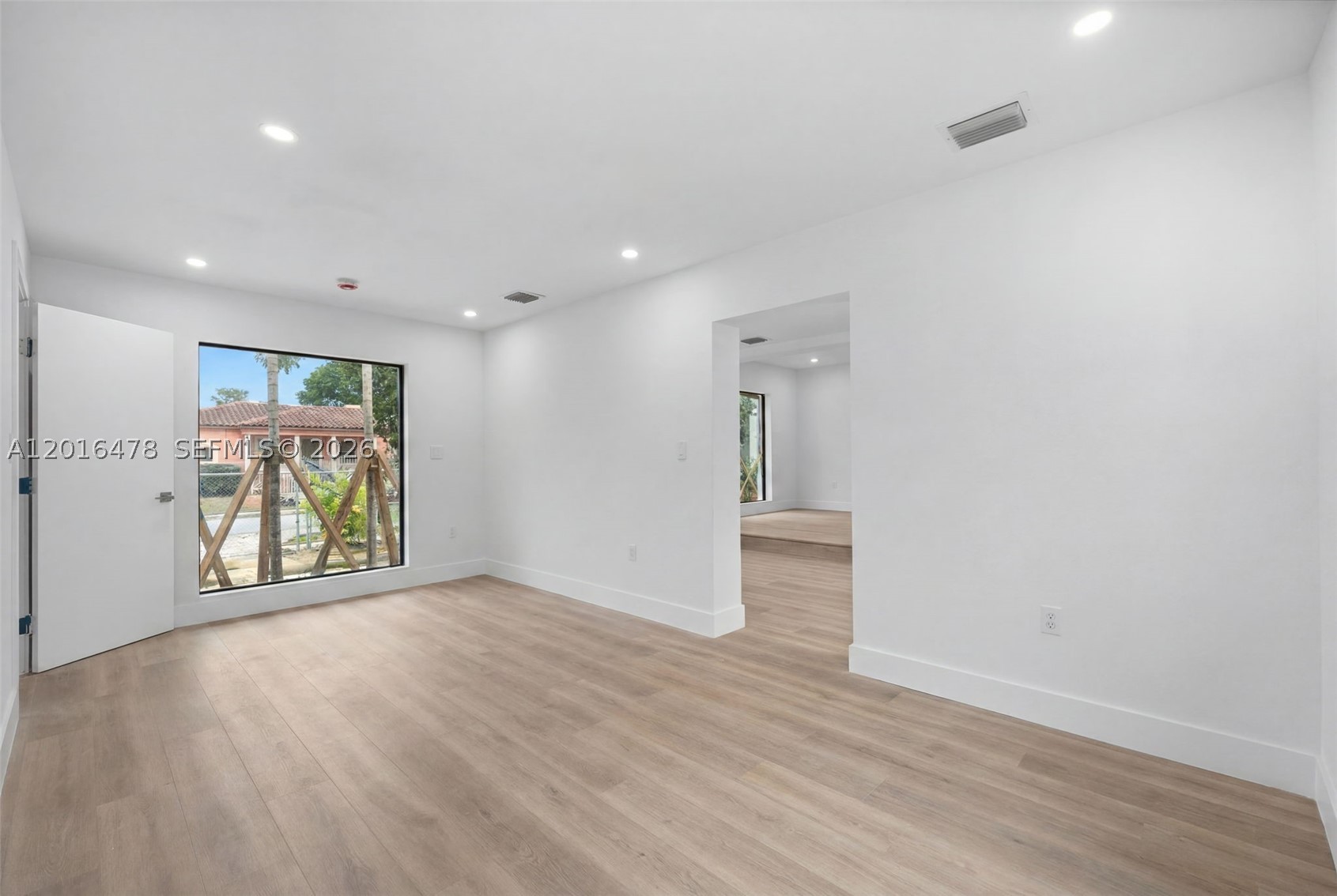 CRESTWOOD - Residential
