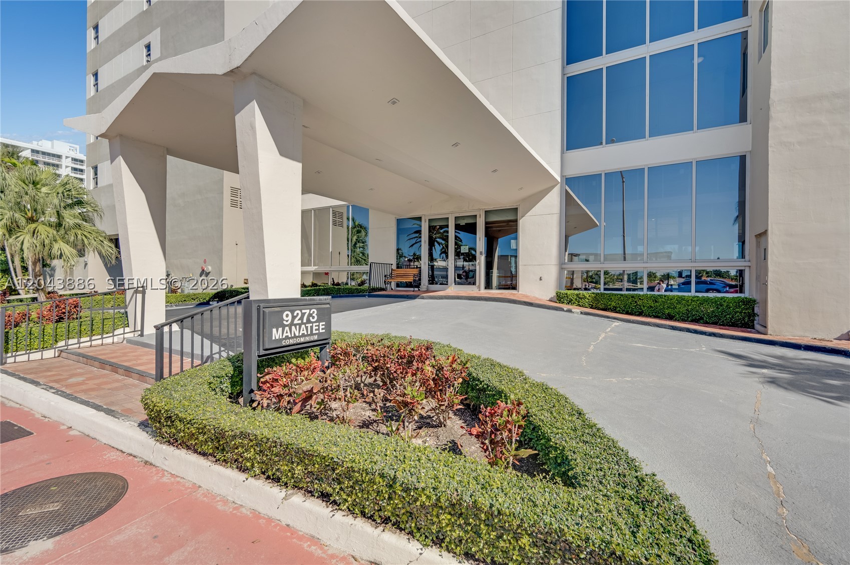 MANATEE CONDO - Residential