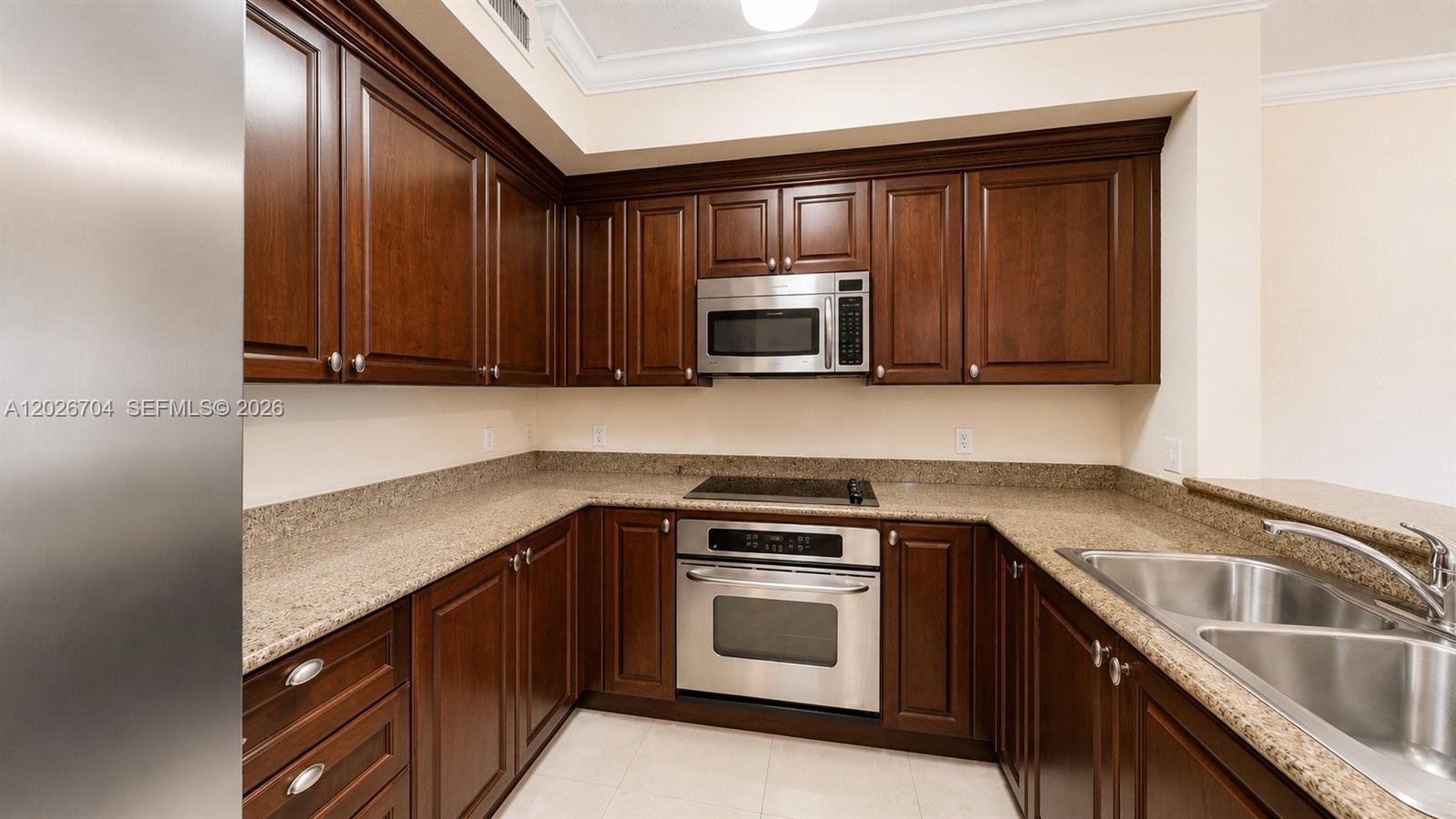 SAN RAPHAEL CONDO - Residential