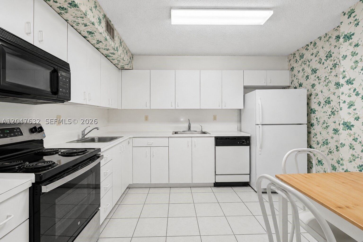 MASSADA CONDO - Residential