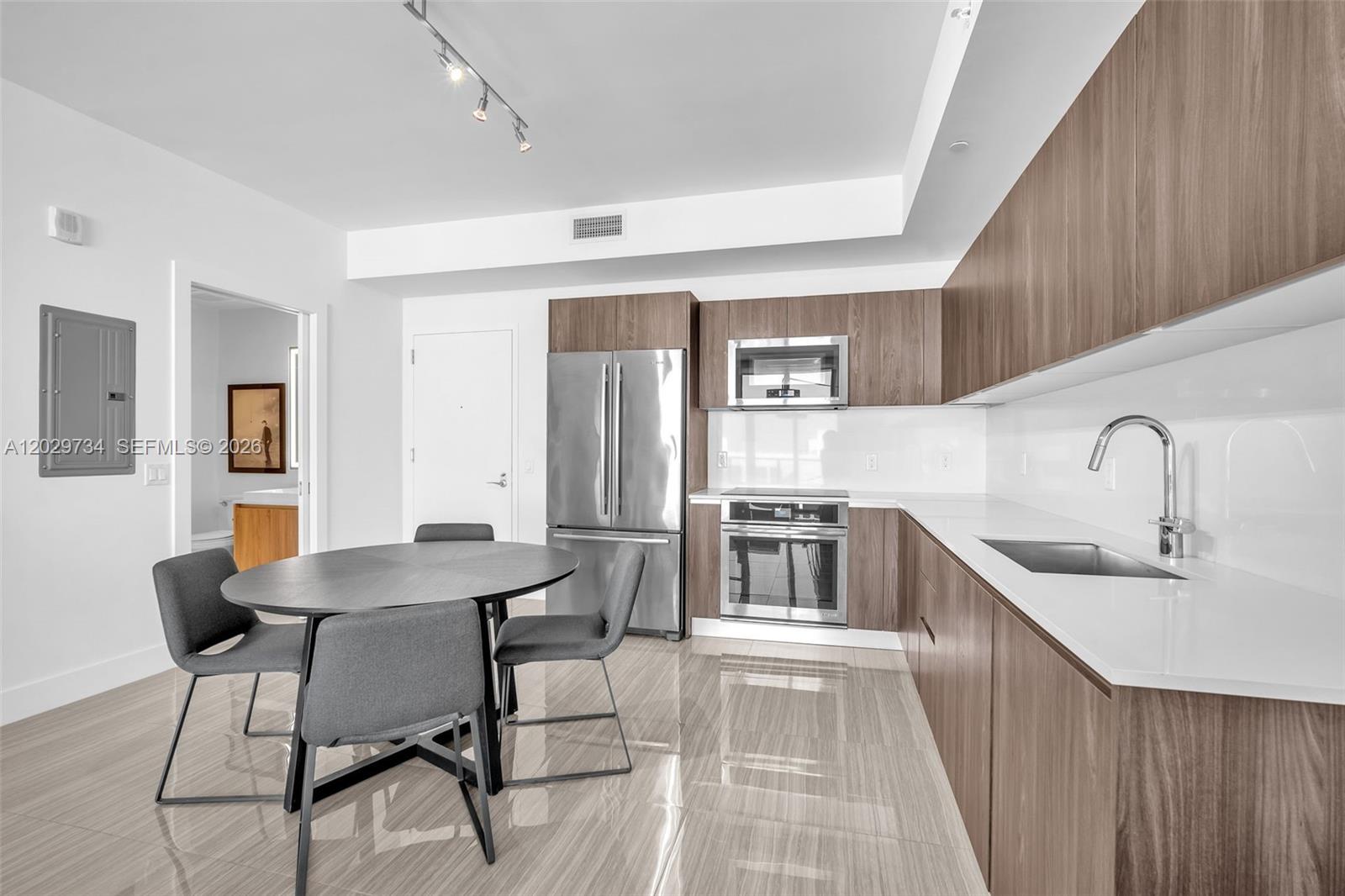 AVENTURA PARKSQUARE RESID - Residential Lease