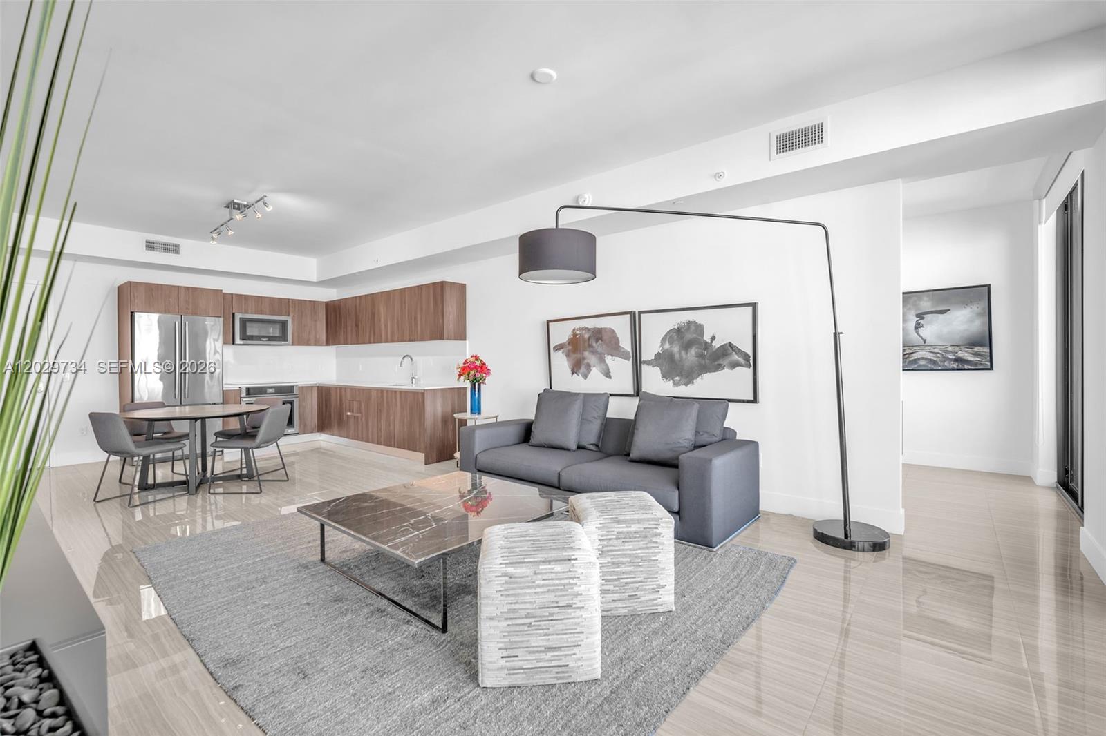 AVENTURA PARKSQUARE RESID - Residential Lease