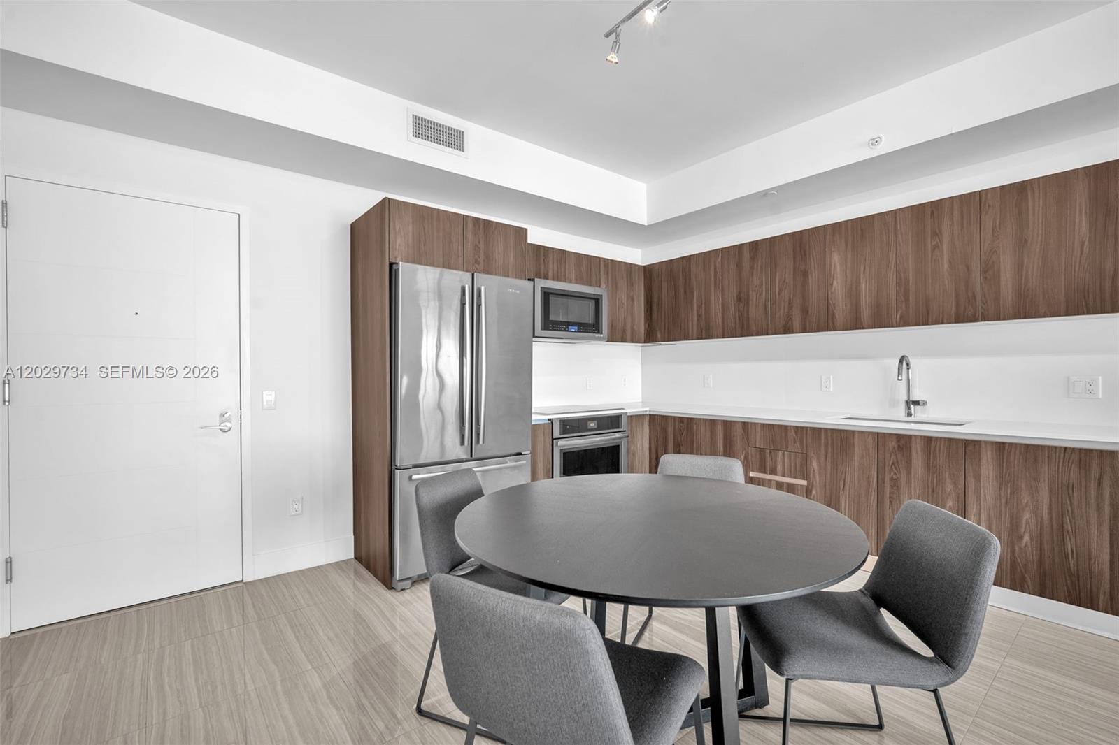 AVENTURA PARKSQUARE RESID - Residential Lease