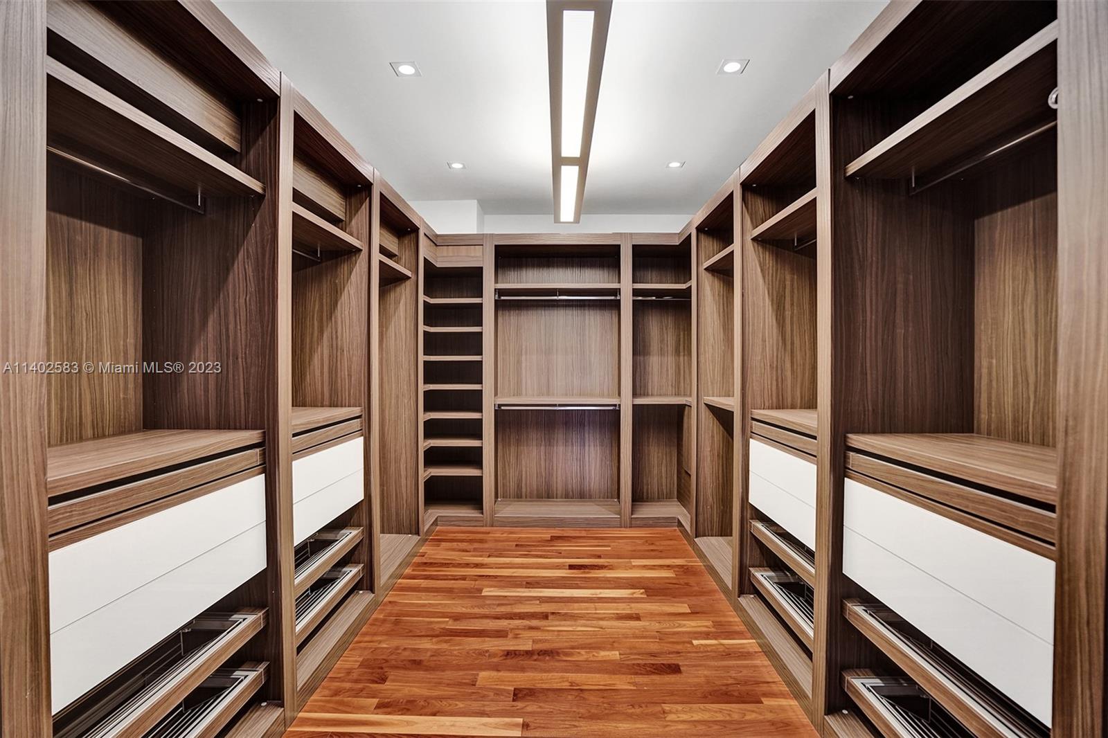 GOLDEN ISLES ESTATES FIRS - Residential