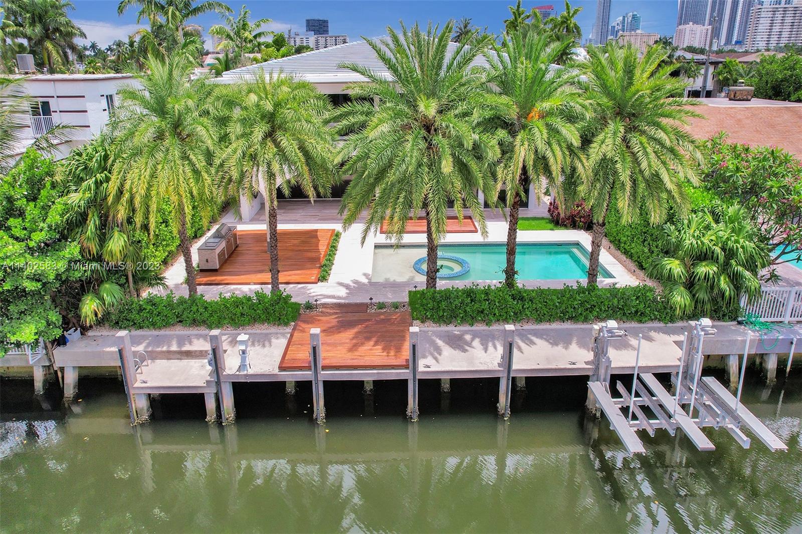 GOLDEN ISLES ESTATES FIRS - Residential