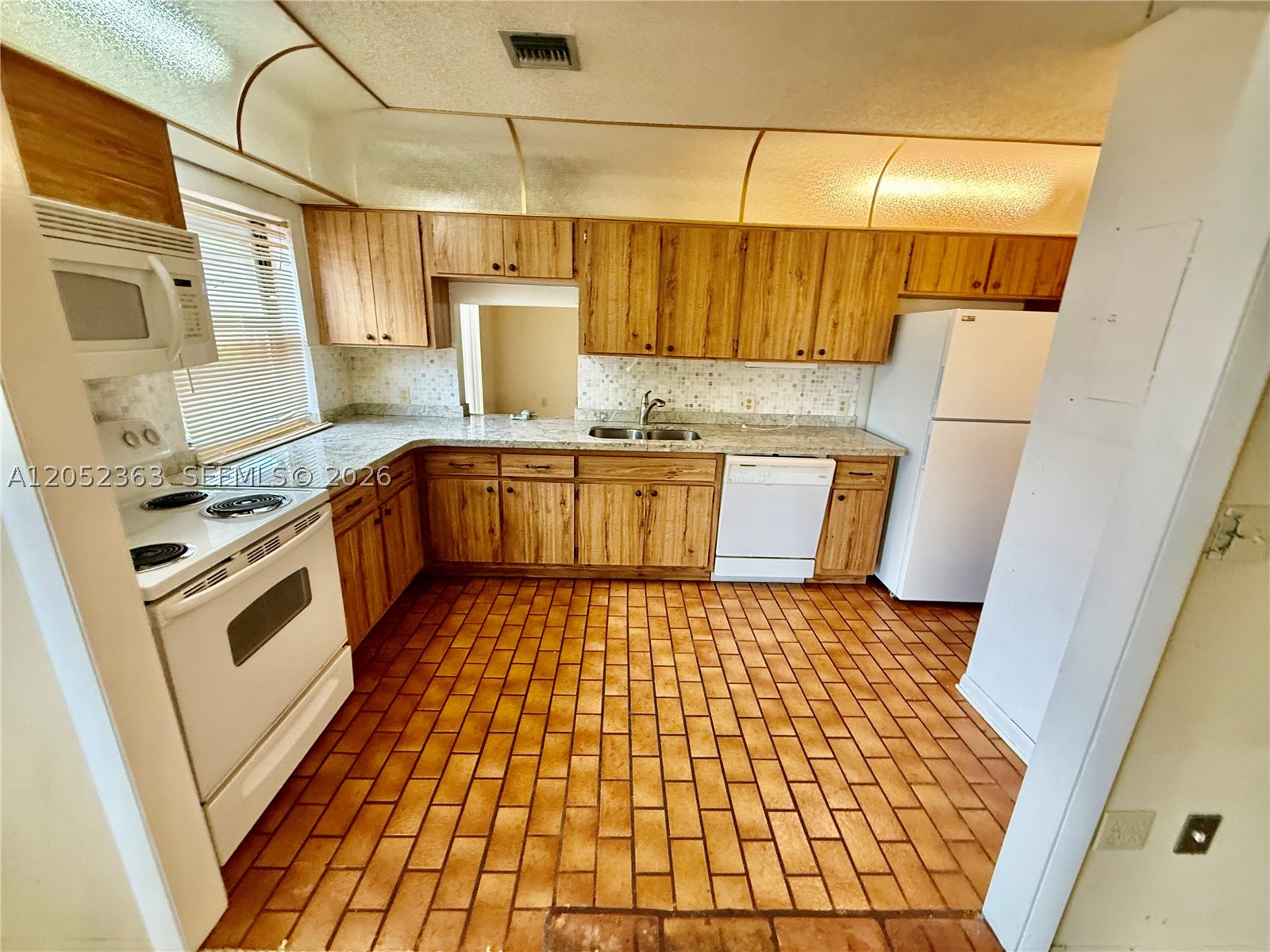 HOLLYWOOD GARDENS - Residential